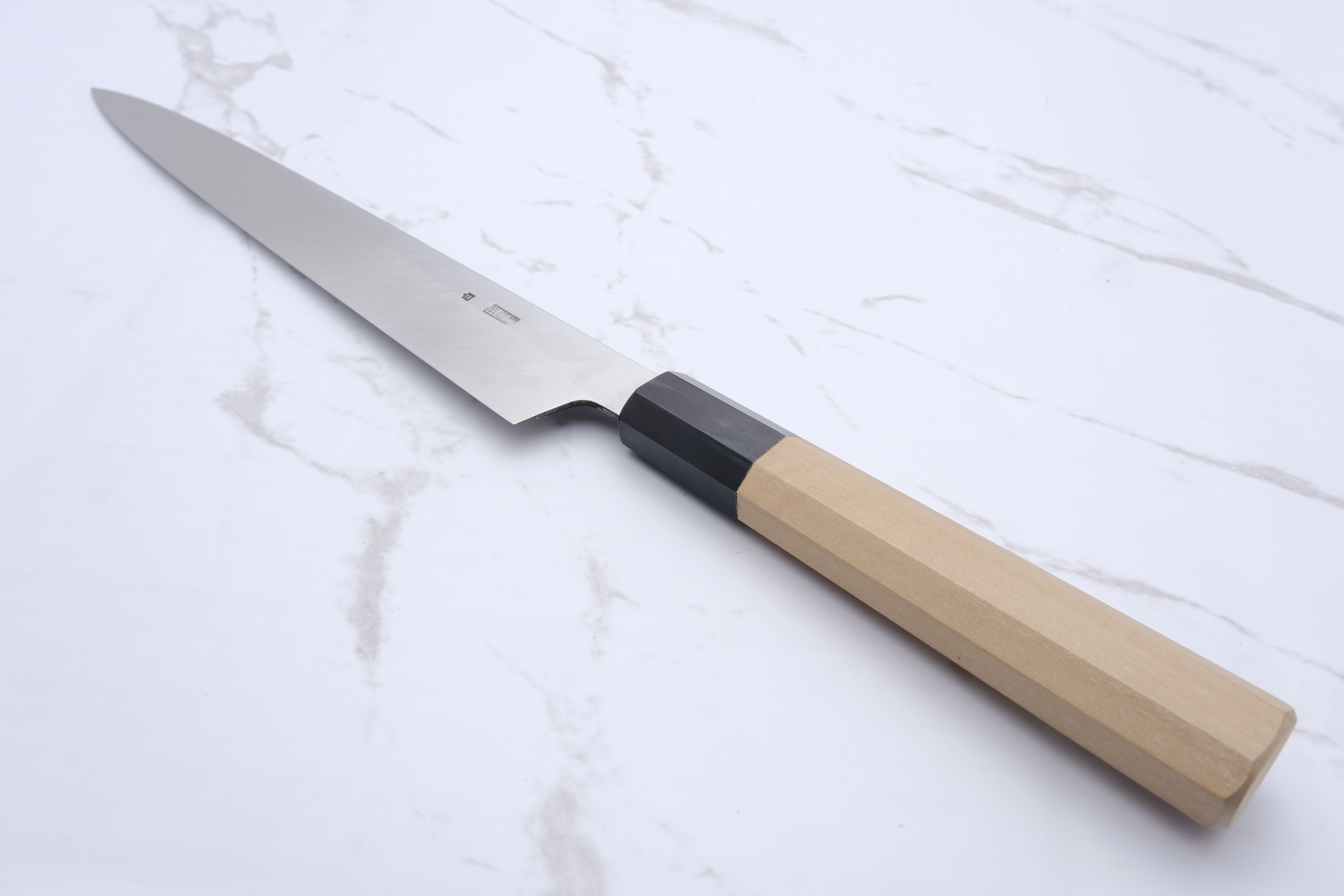 Sakai Kikumori Kikuzuki KU Weiß 2 Yanagiba 240mm.