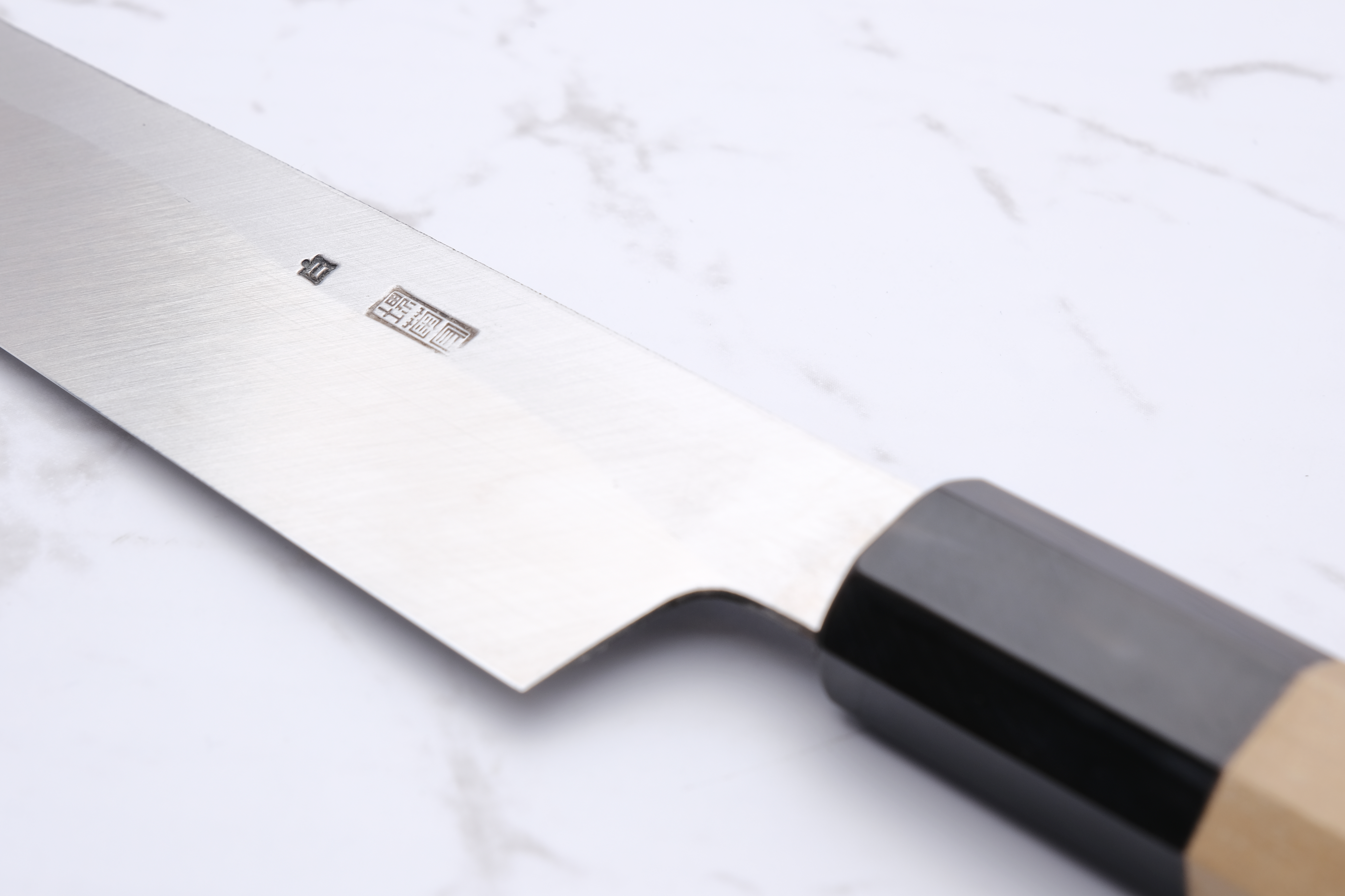 Sakai Kikumori Kikuzuki KU Weiß 2 Yanagiba 240mm.