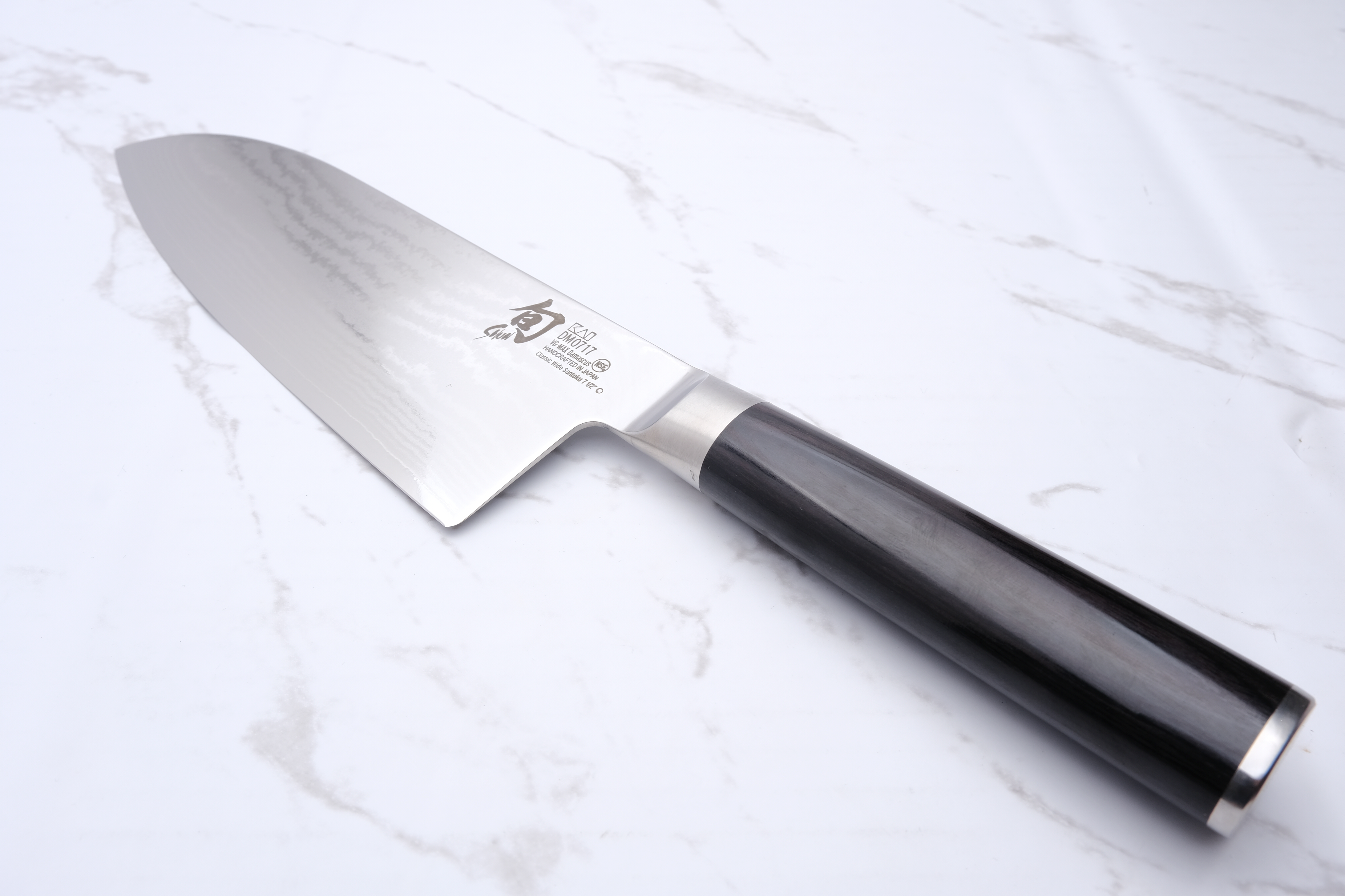 Shun Classic 190 mm Wide Santoku