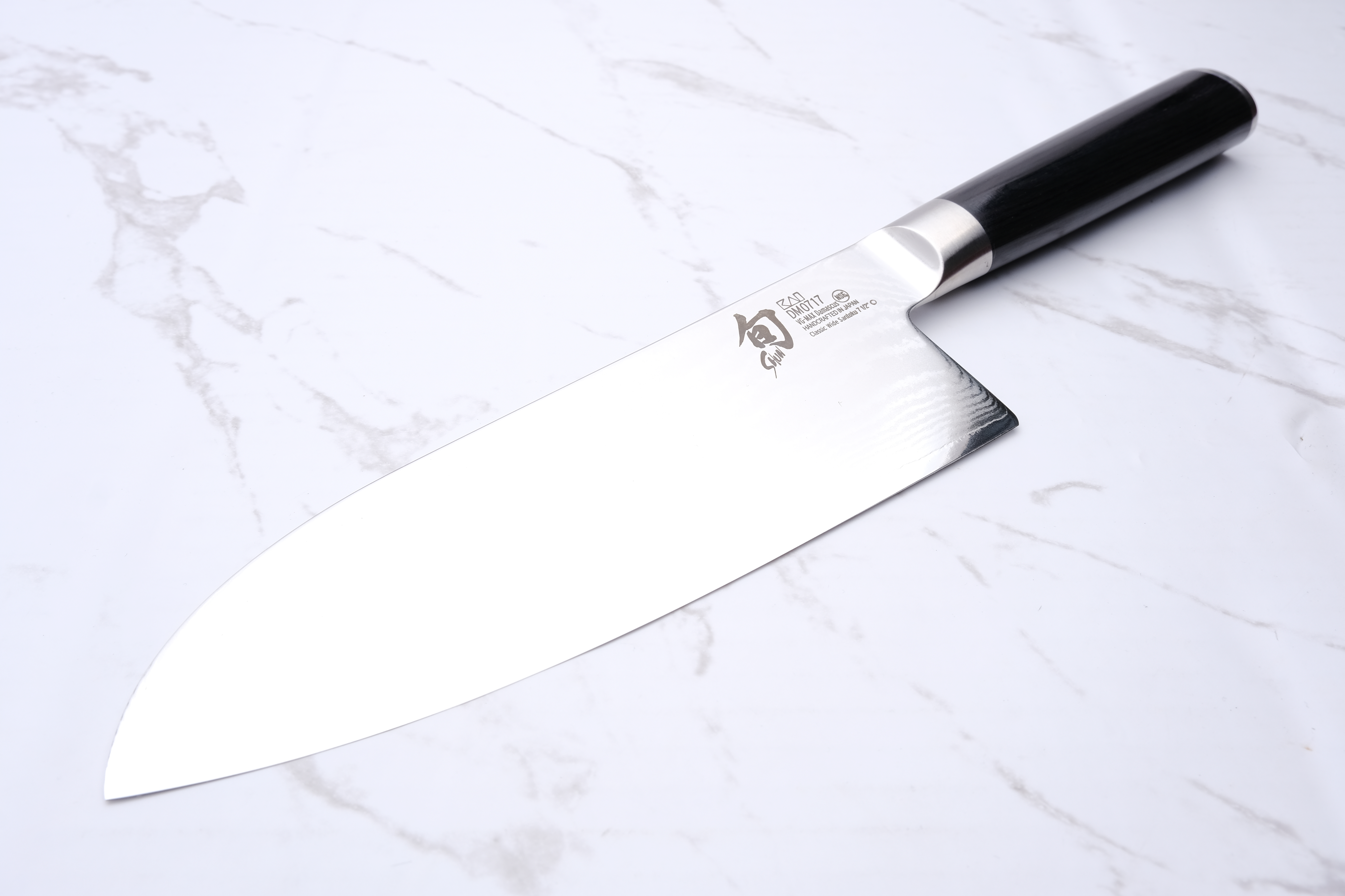Shun Classic 190 mm Wide Santoku
