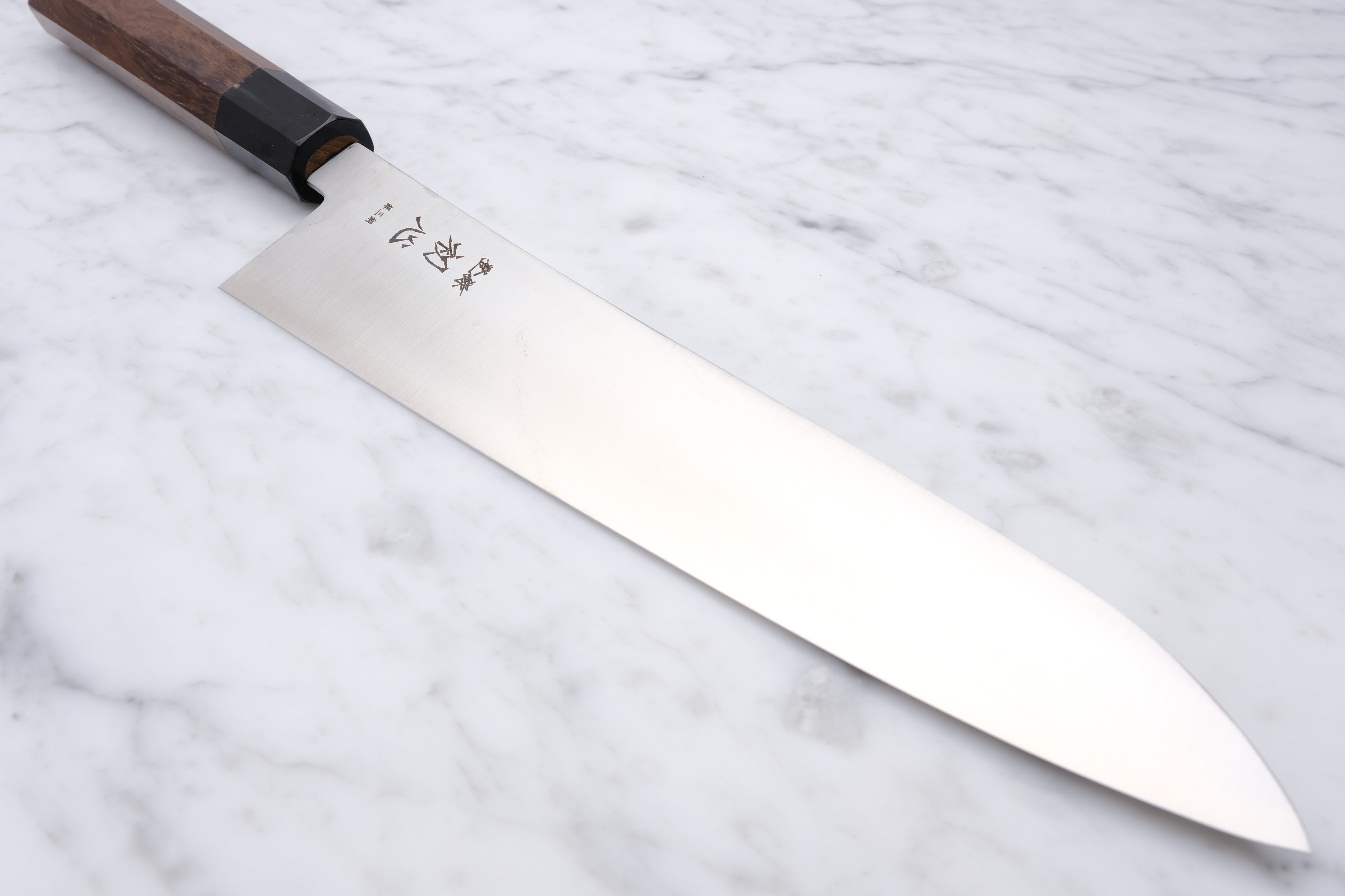 Hatsukokoro Hayabusa Ginsan 210mm. Kiritsuke-Kochmesser