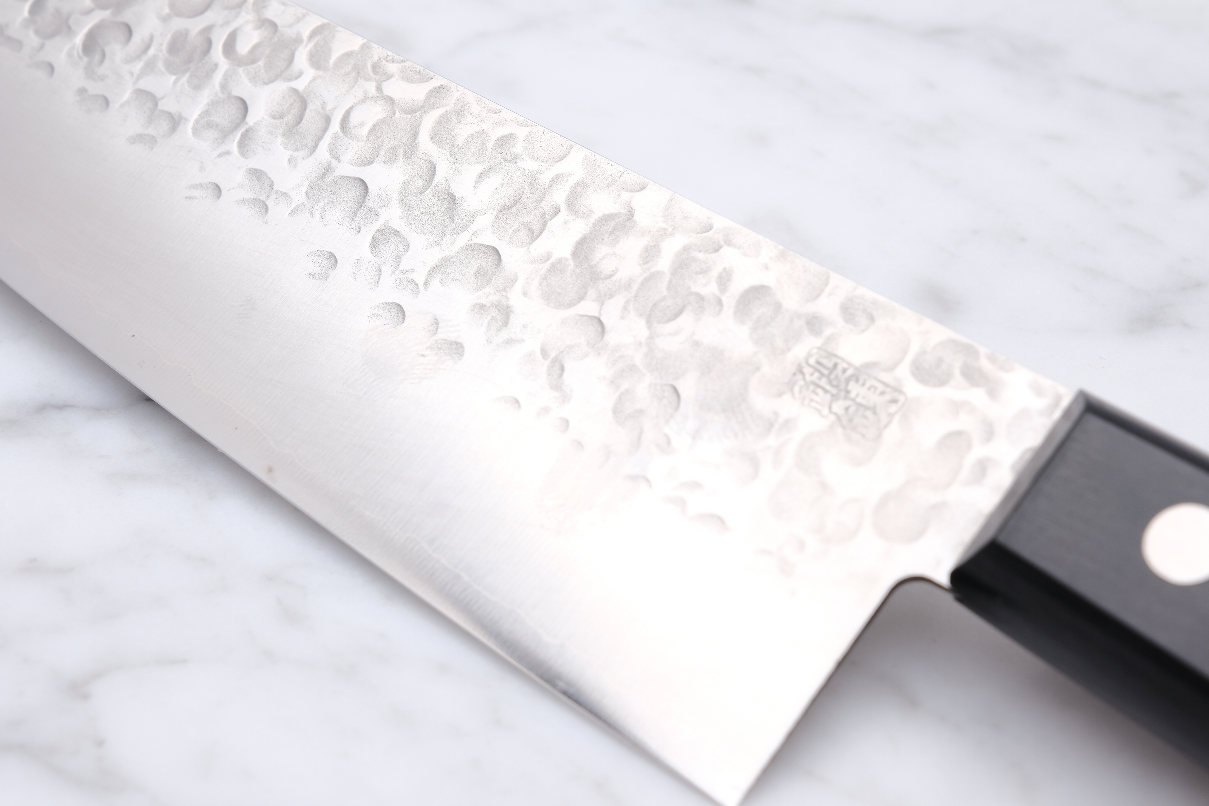 Takamura Chromax 170 mm Santoku schwarzes Pakka