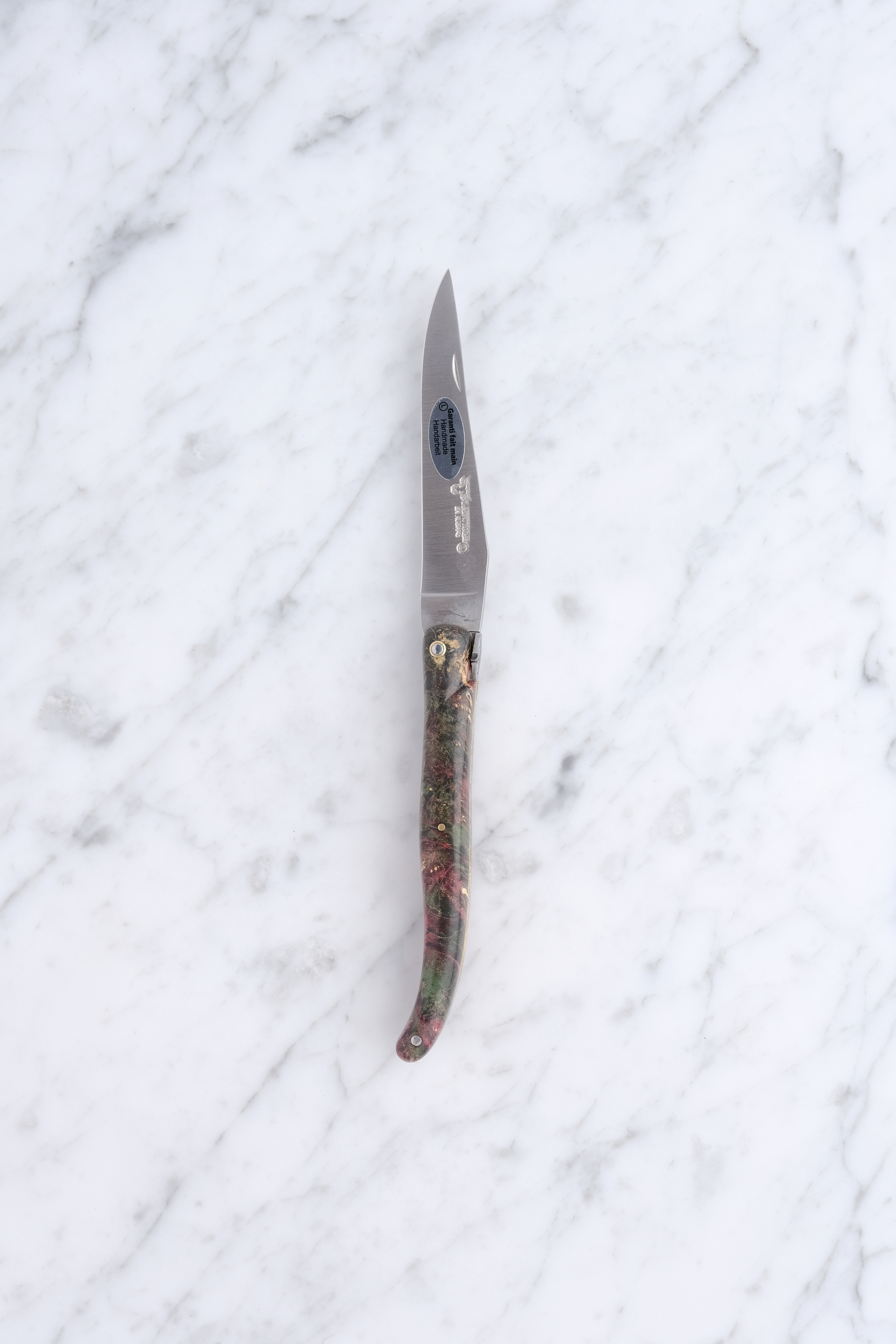 Laguiole Foldekniv 12cm. - Rød Stabiliseret Poppelknude (Rum Tema)