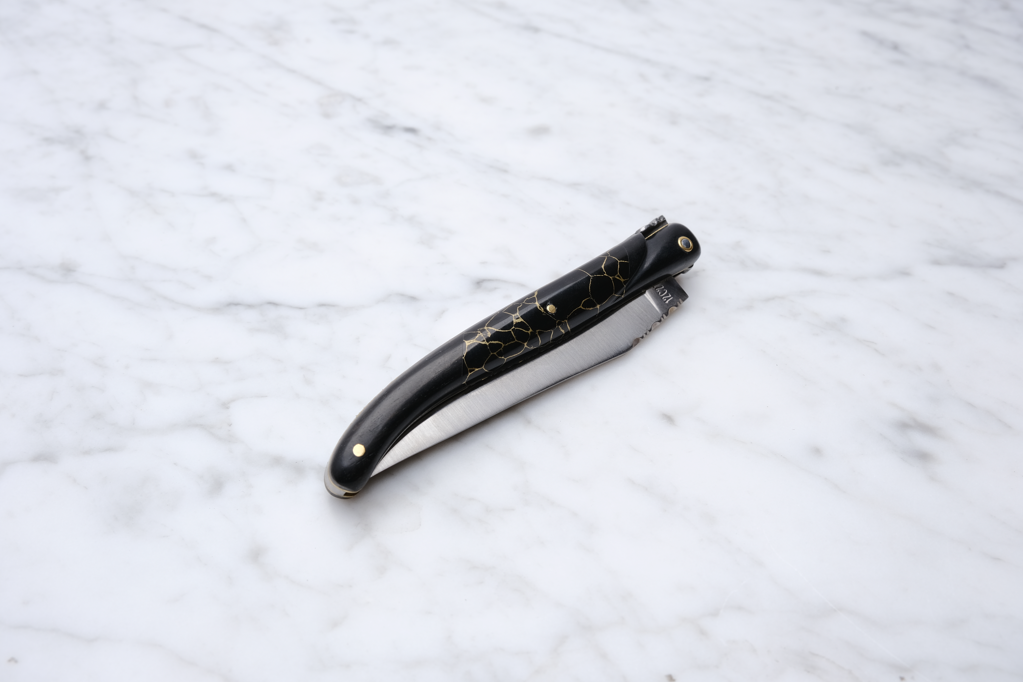 Laguiole Foldekniv 12cm. - Ibenholt M. Guld Indlæg