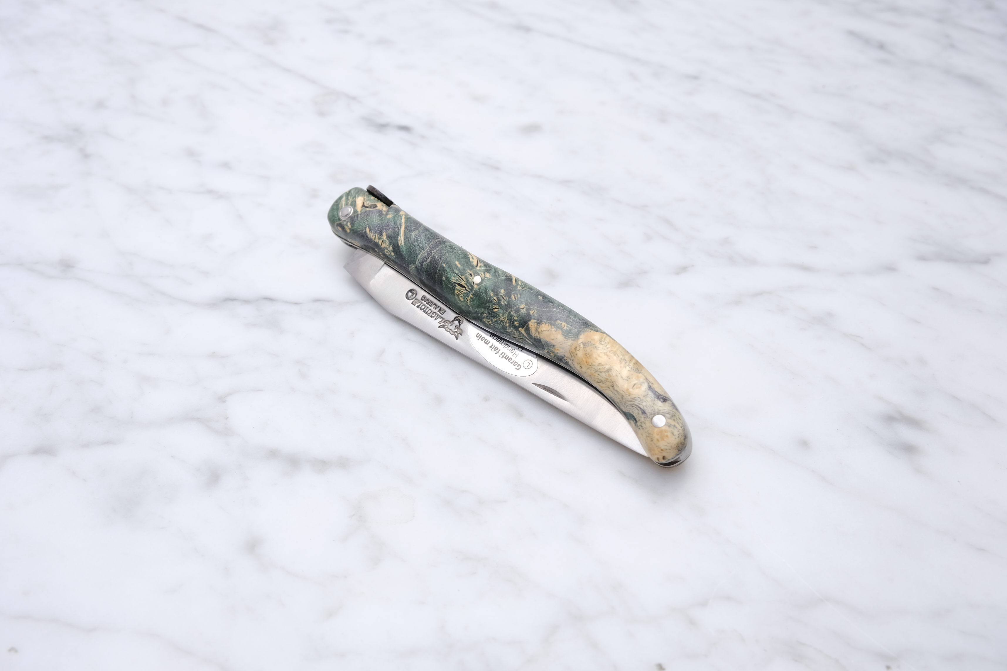 Laguiole Foldekniv 12cm. - Grøn Stabiliseret Poppelknude (Jord Tema)