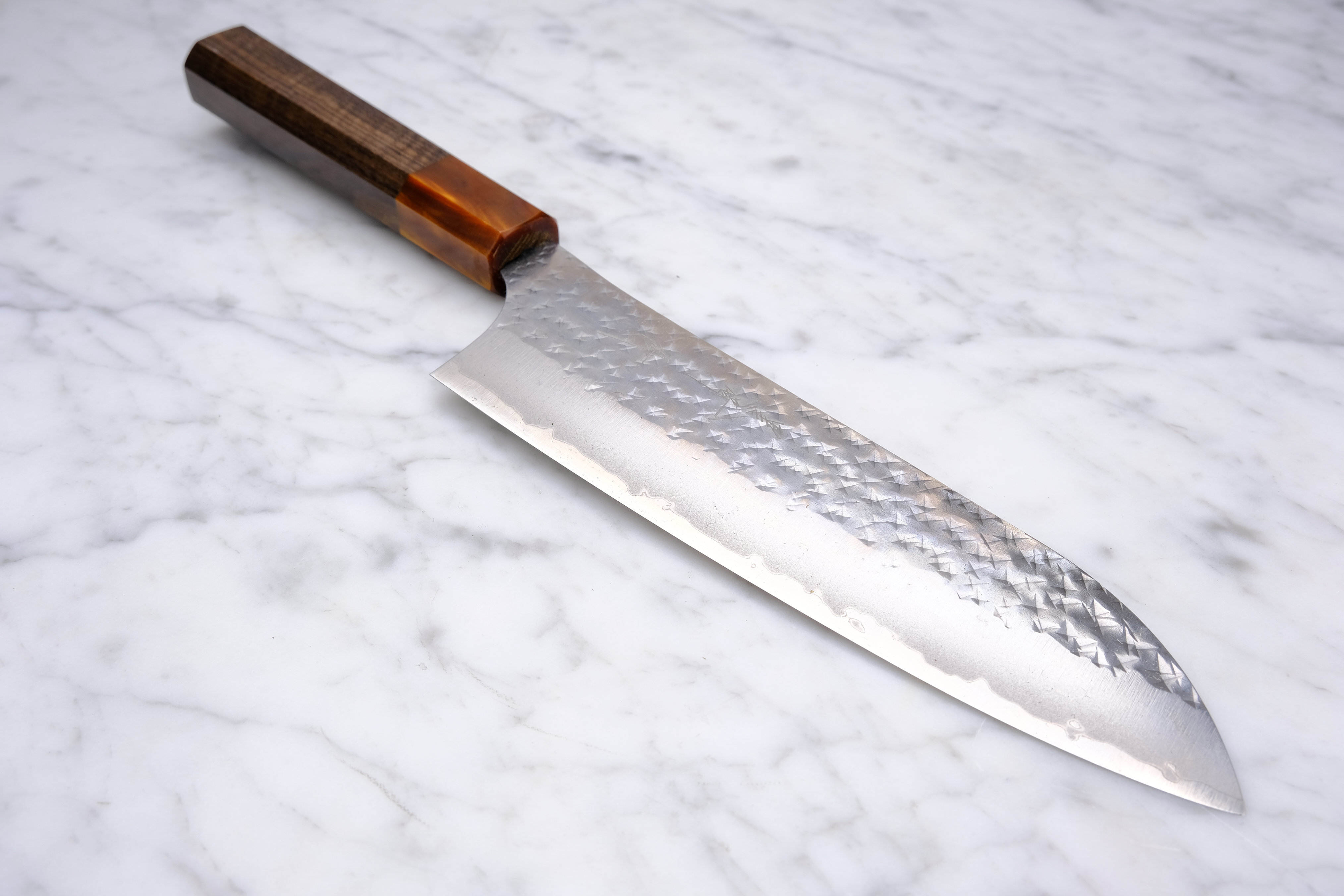 Yu Kurosaki 170 mm Santoku Kokusen Ryu - Aogami Super - Valnød og Stabiliseret Træ