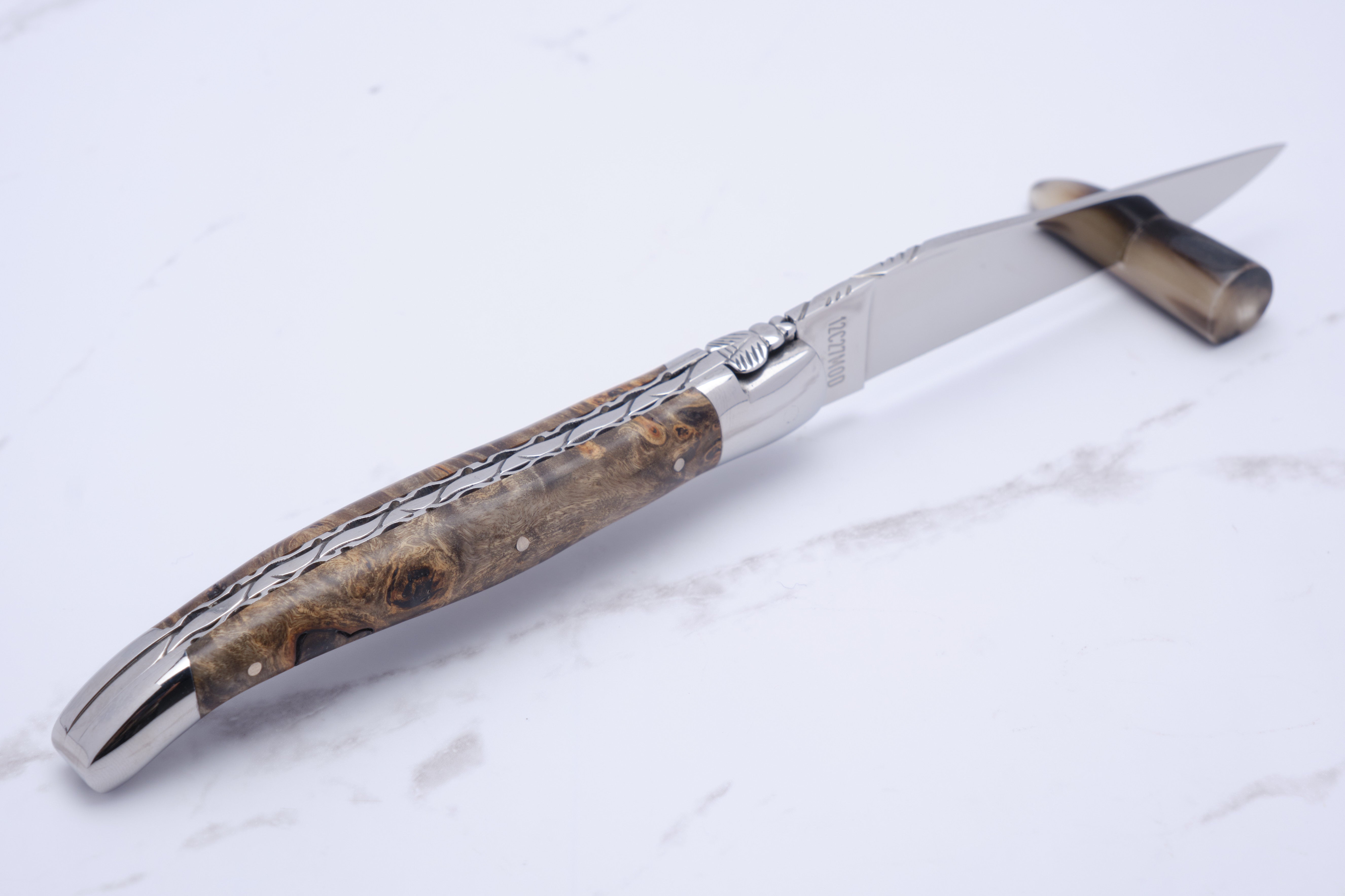 Folding knife - Poplar knot