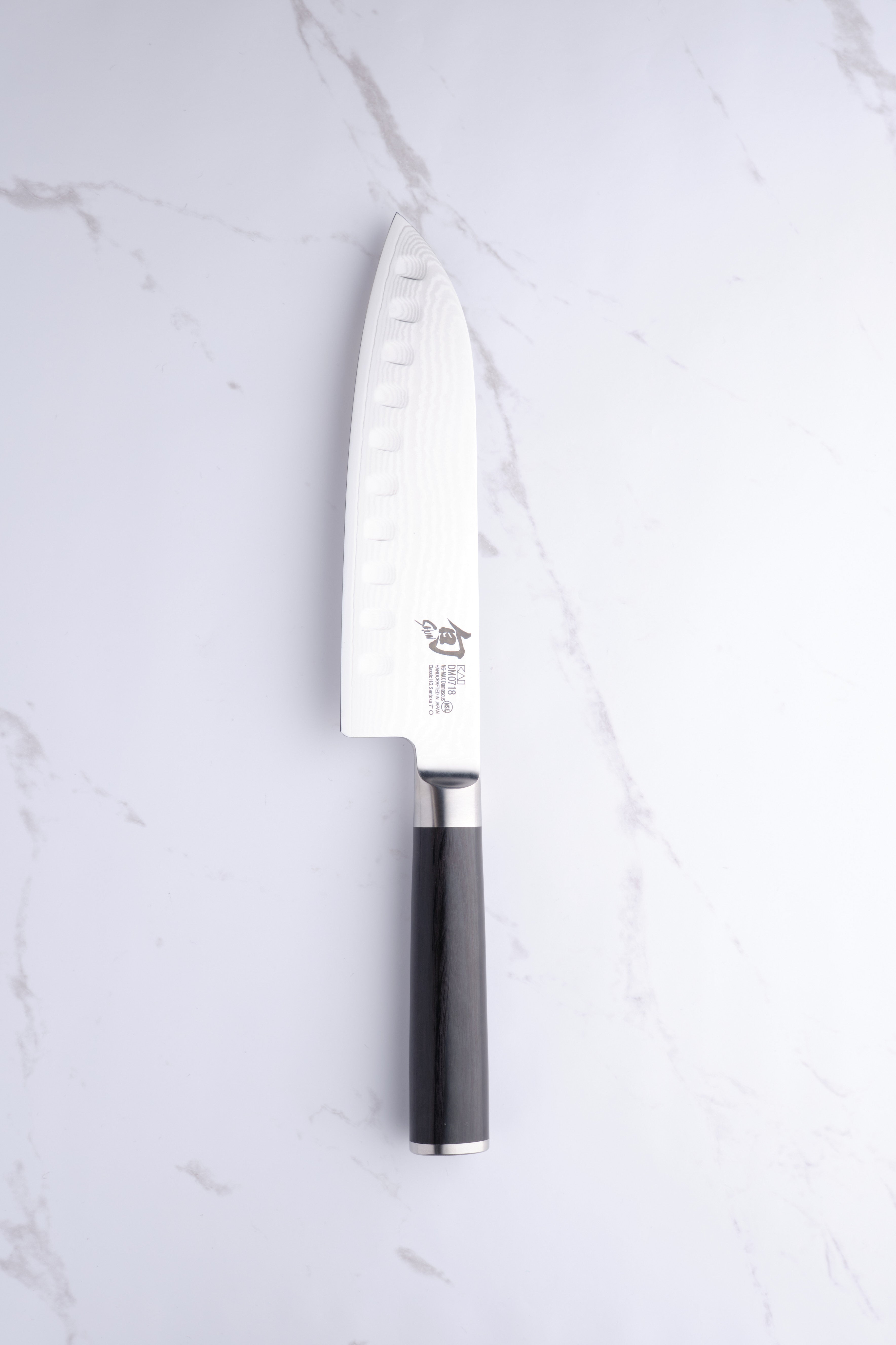 Shun Classic 180 mm Santoku with air cutter
