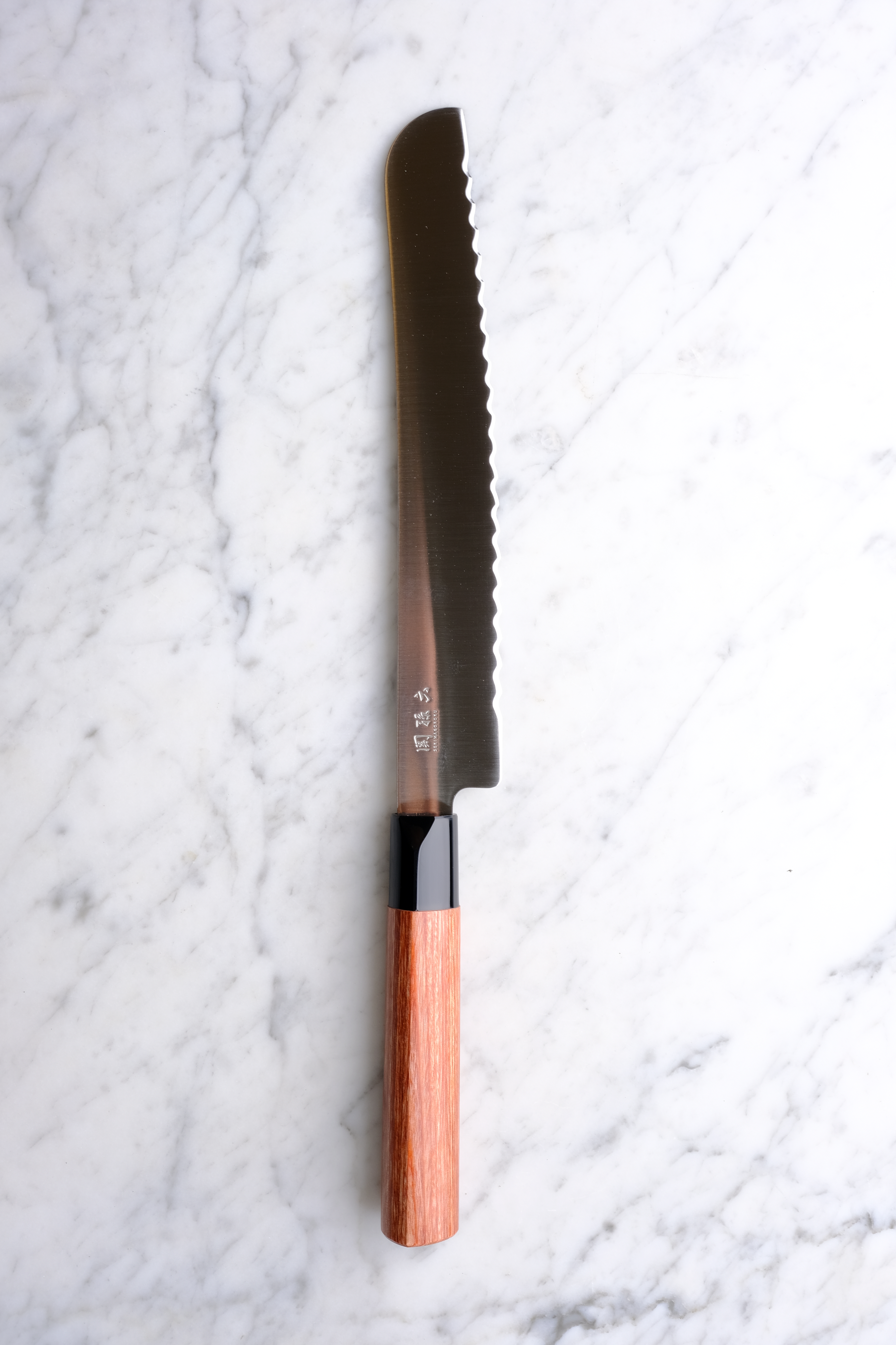 Seki Magoroku Redwood - 220 mm Brødkniv