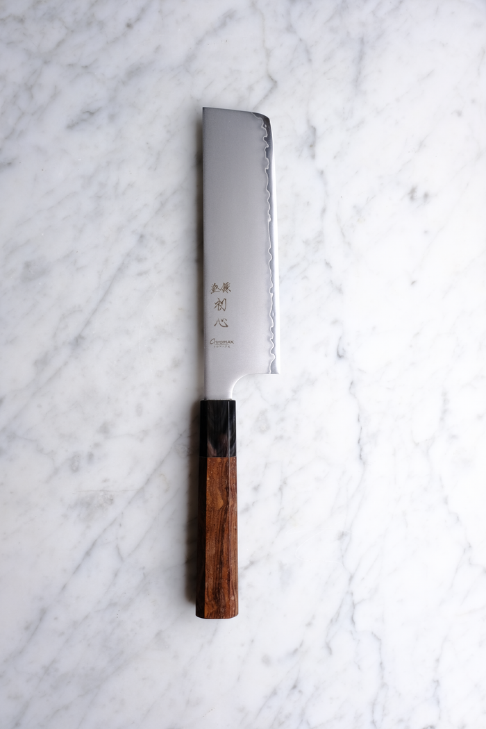 Hatsukokoro Chromax Valnød - 180 mm Nakiri