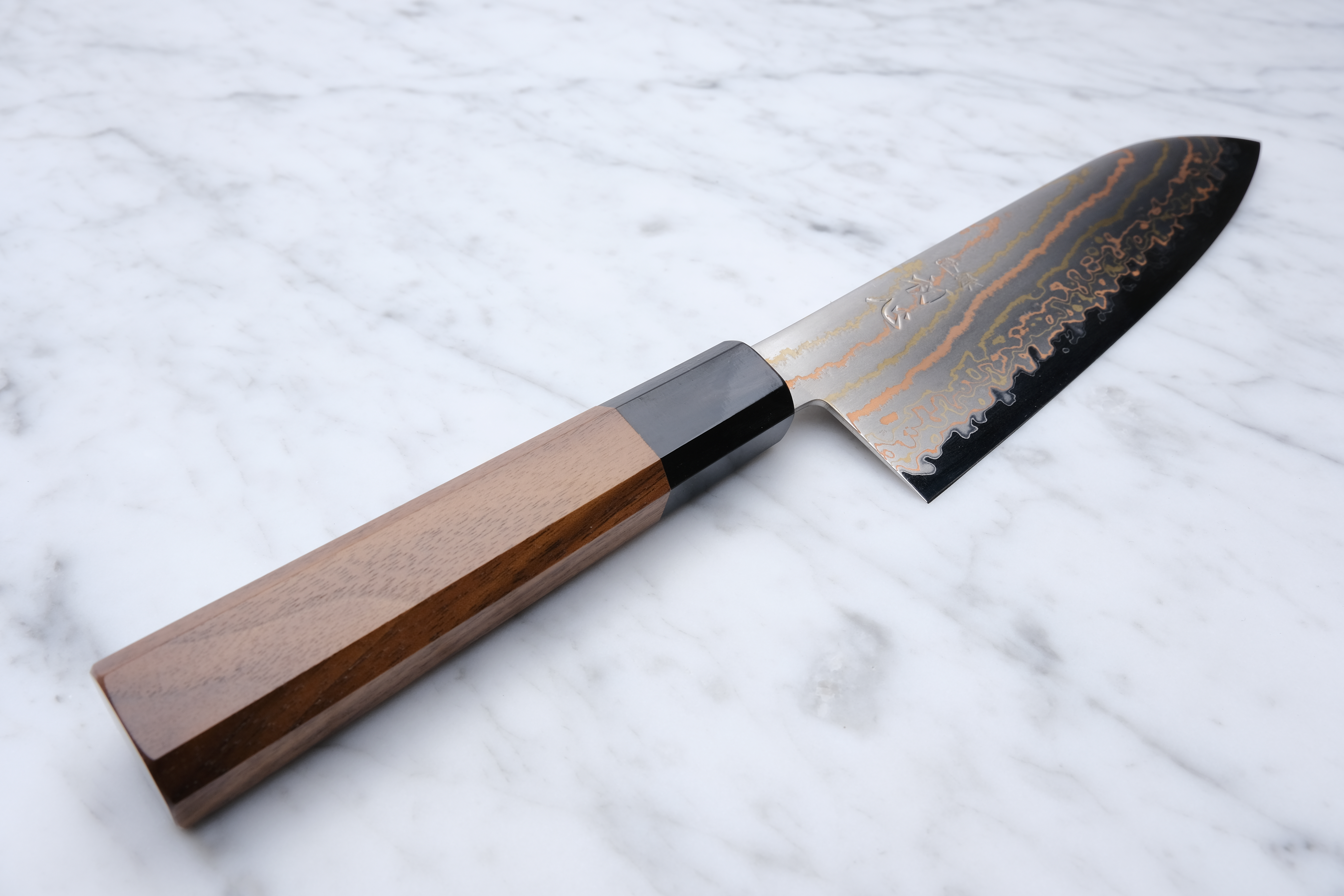 Hatsukokoro Hayabusa Rainbow Damascus 180mm. Santoku