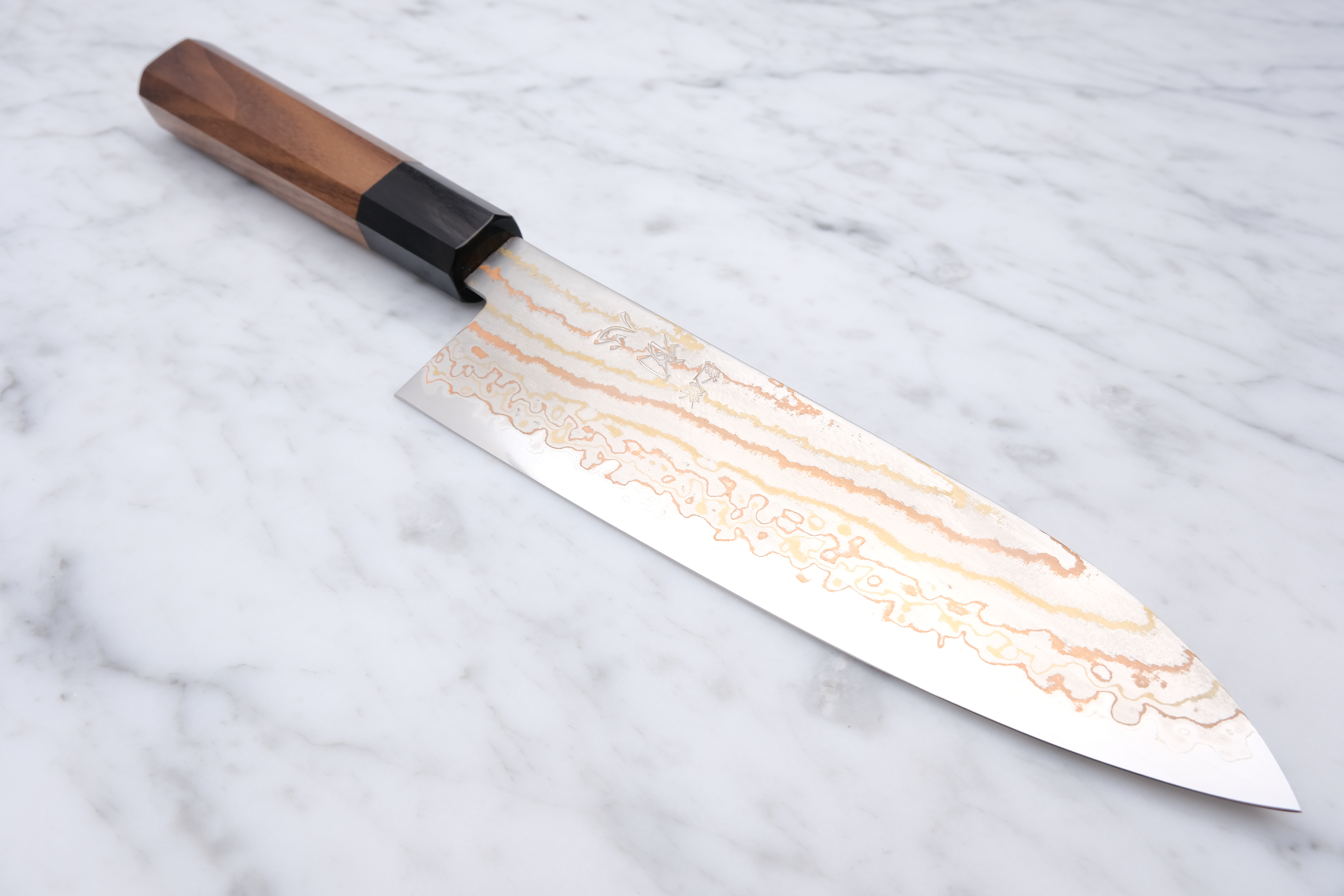 Hatsukokoro Hayabusa Rainbow Damascus 180mm. Santoku