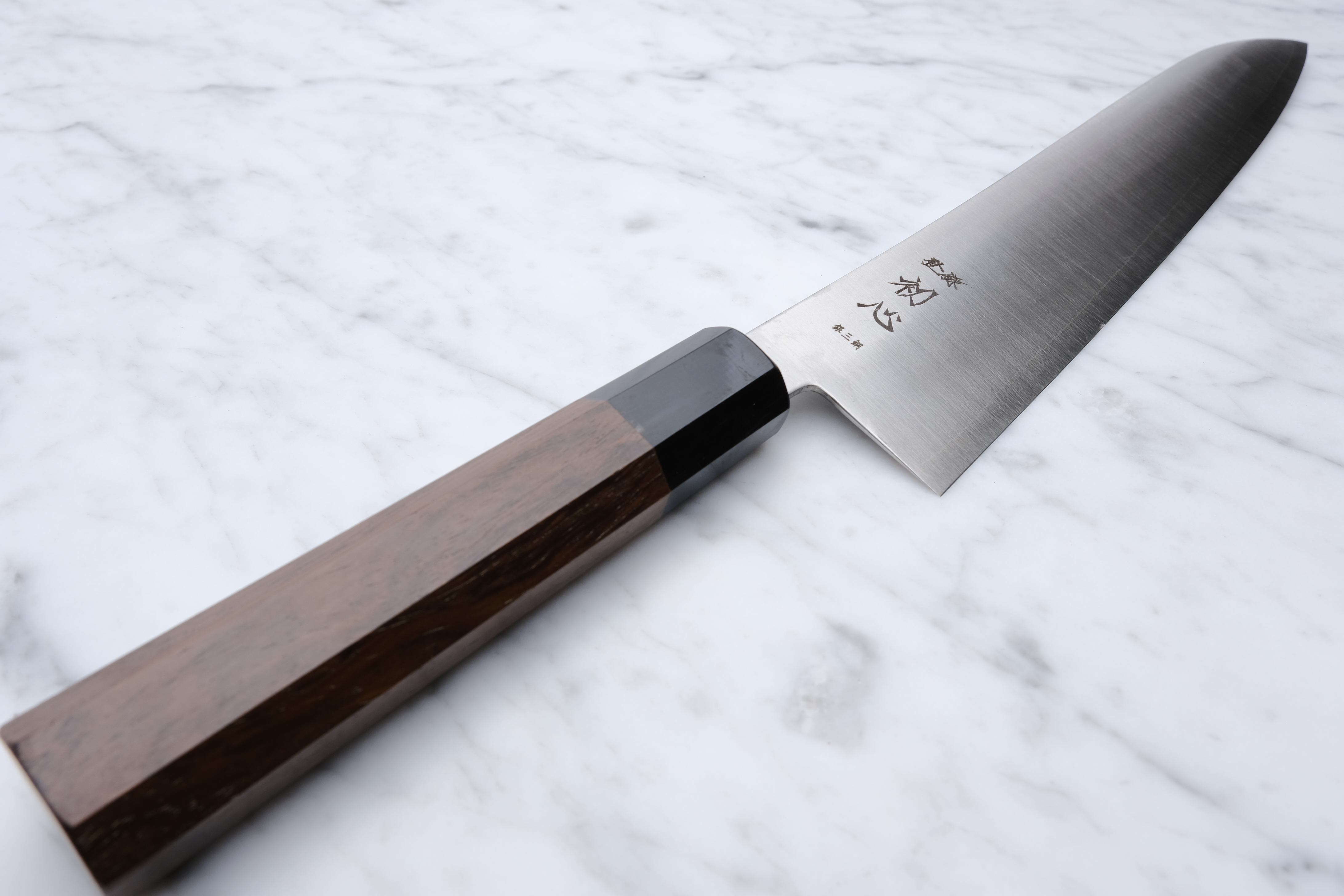 Hatsukokoro Hayabusa Ginsan 240mm. Kokkekniv