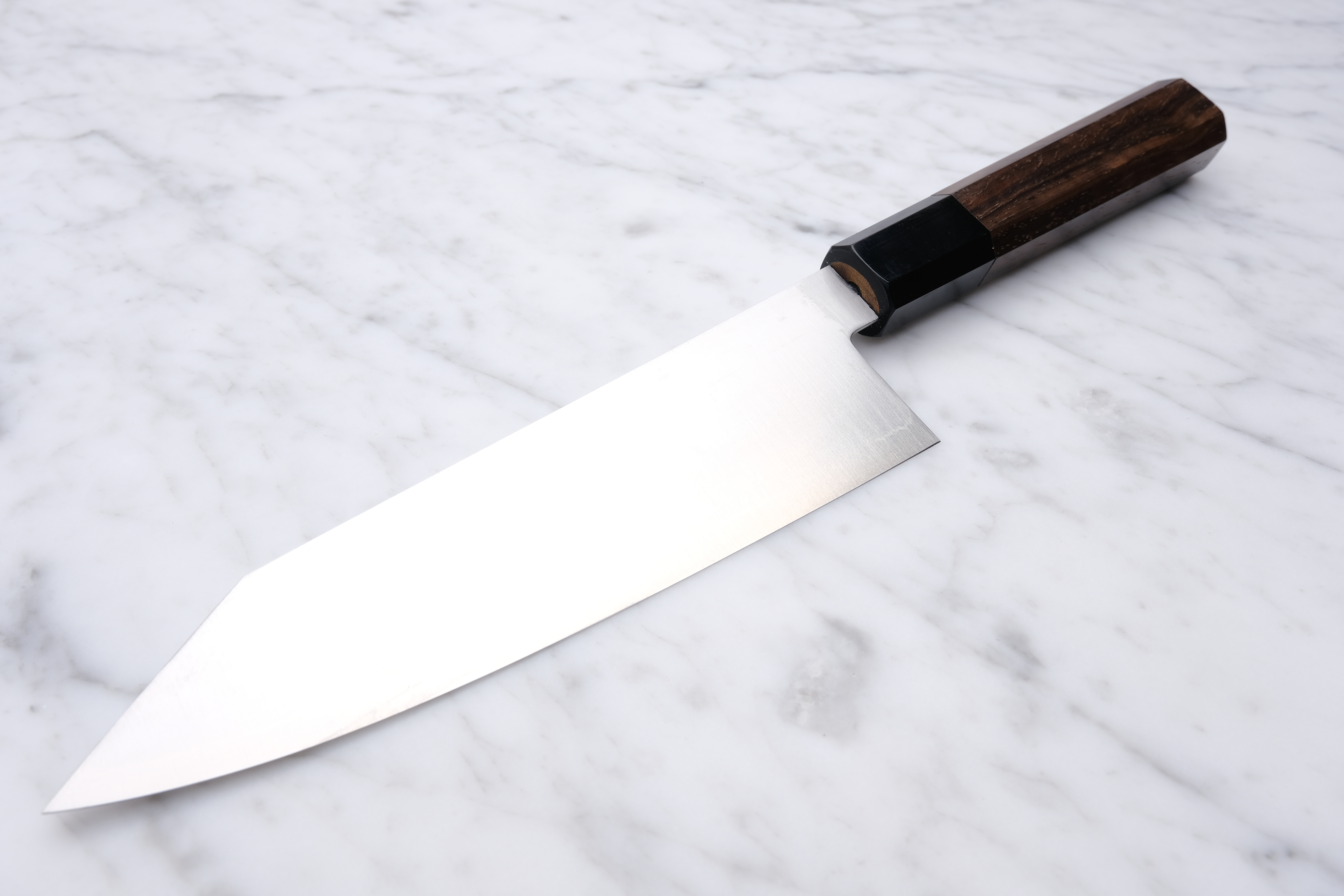 Hatsukokoro Hayabusa Ginsan 180mm Bunka