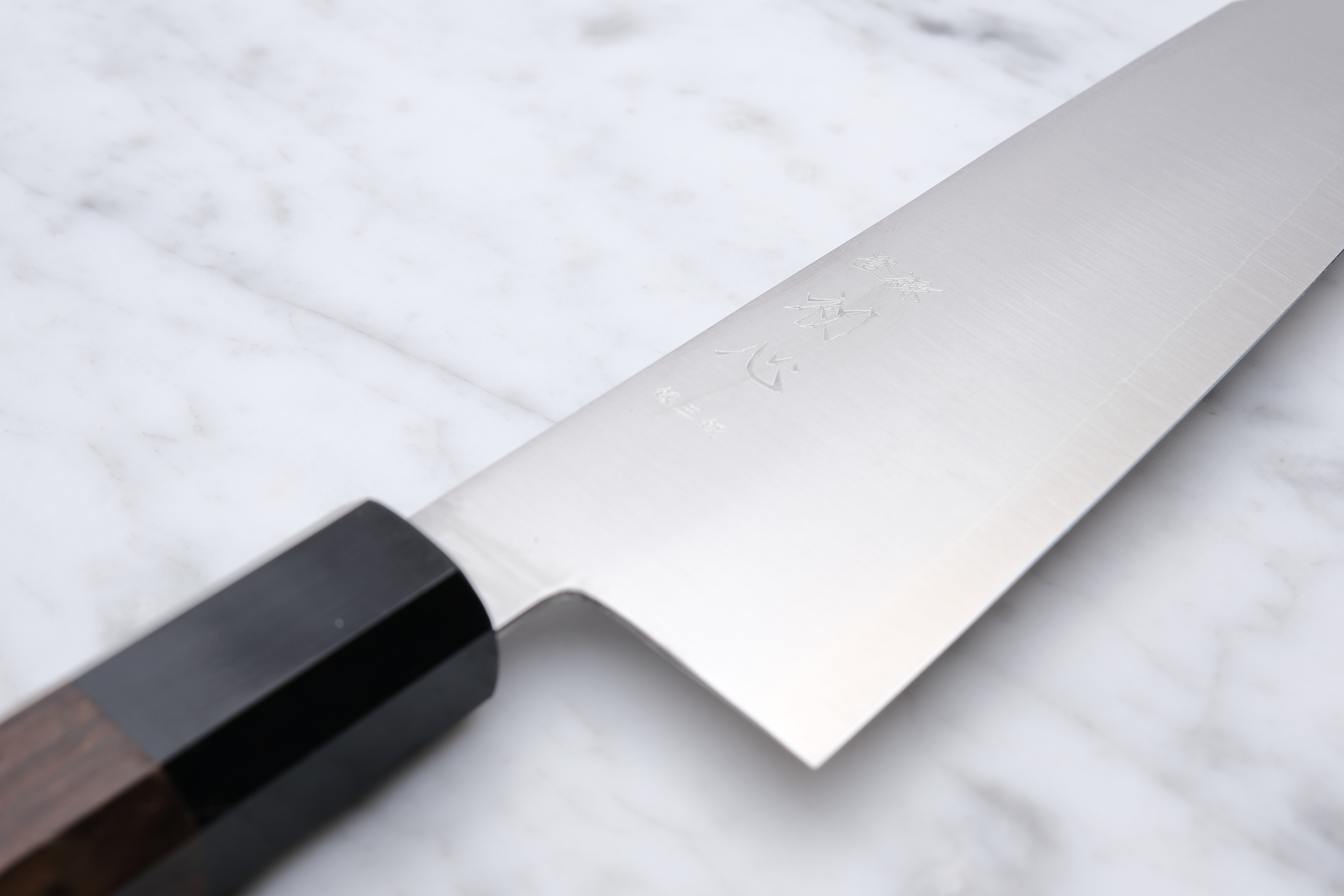 Hatsukokoro Hayabusa Ginsan 180mm Bunka