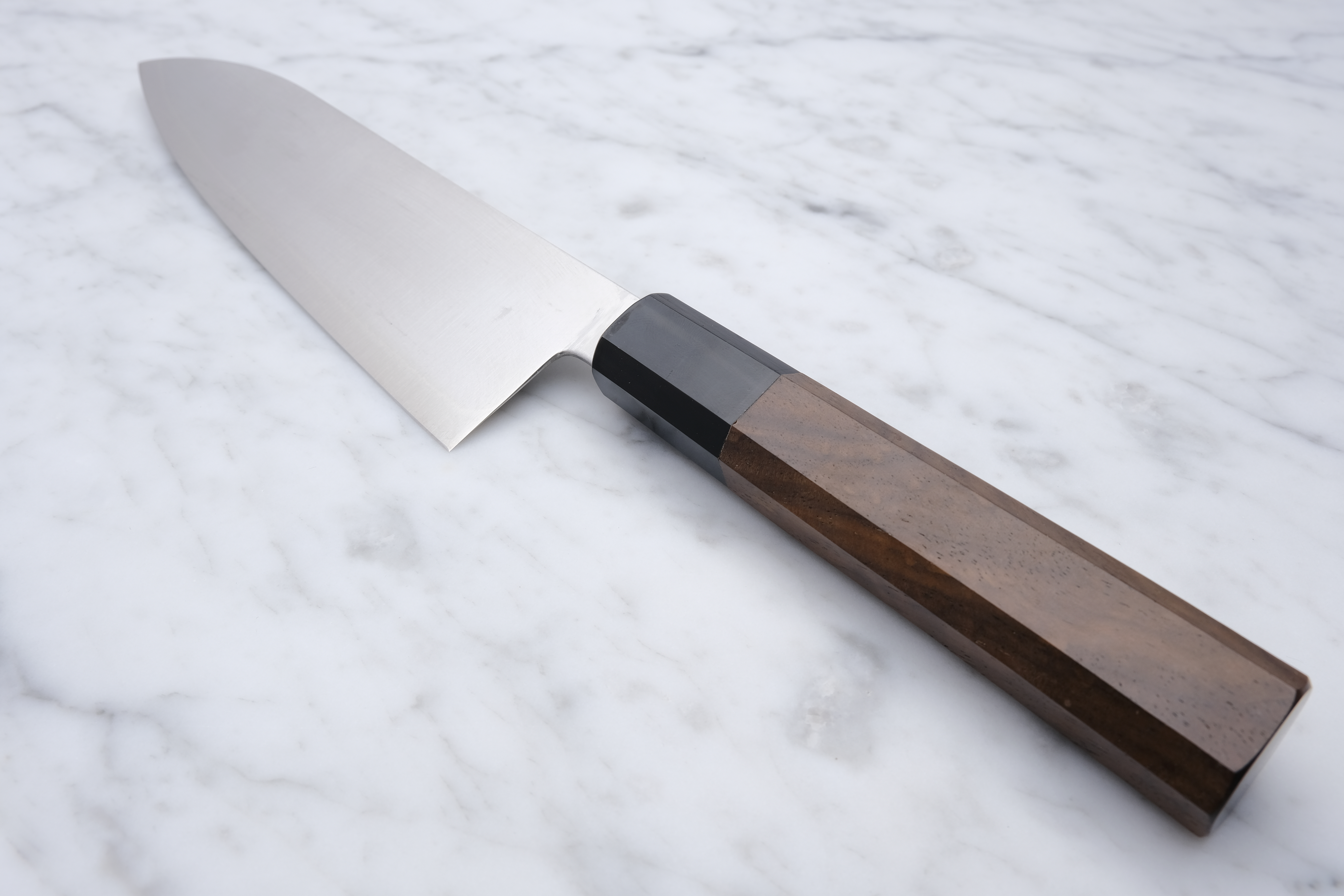 Hatsukokoro Hayabusa Ginsan 180mm Santoku