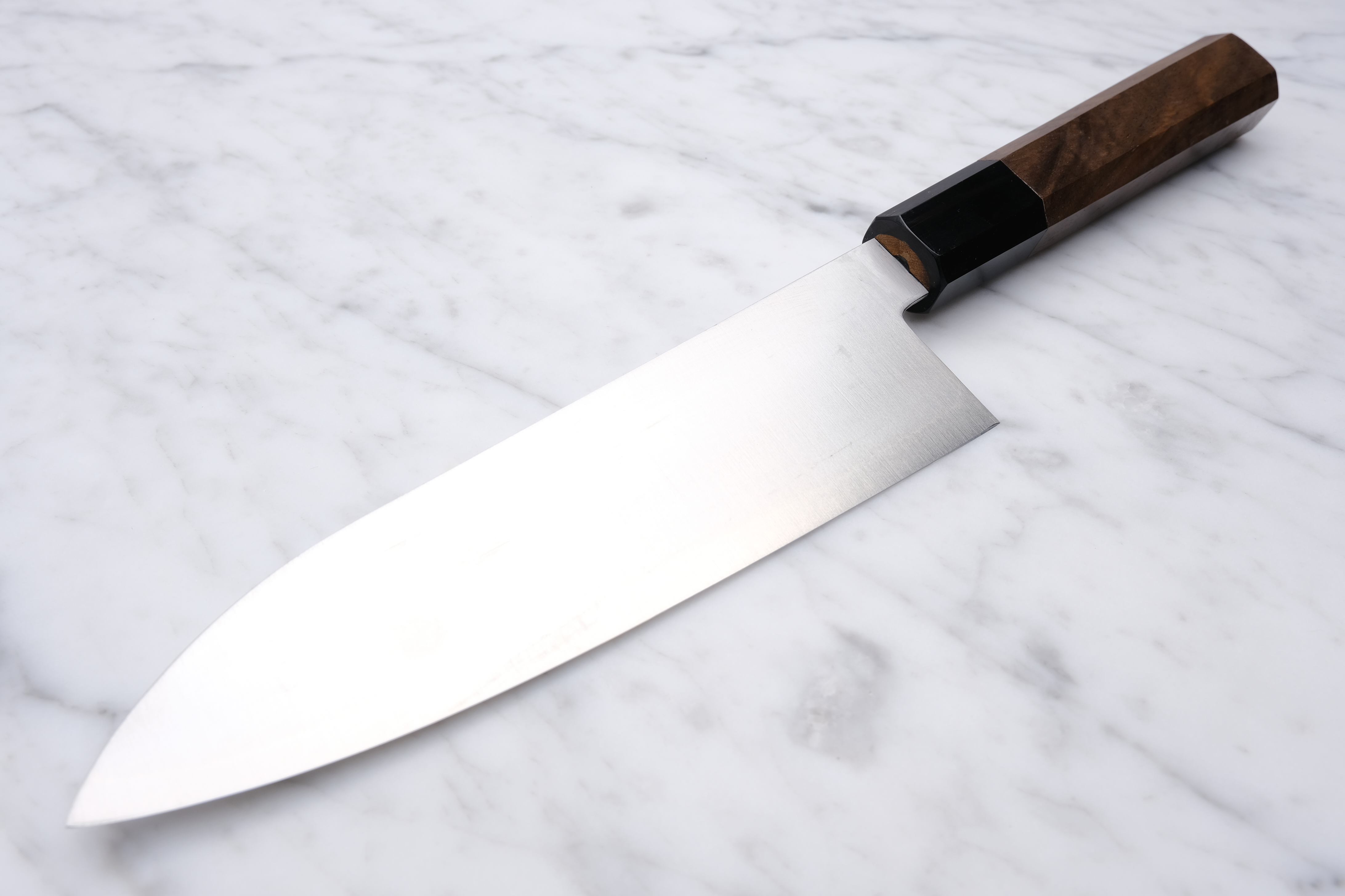 Hatsukokoro Hayabusa Ginsan 180mm Santoku