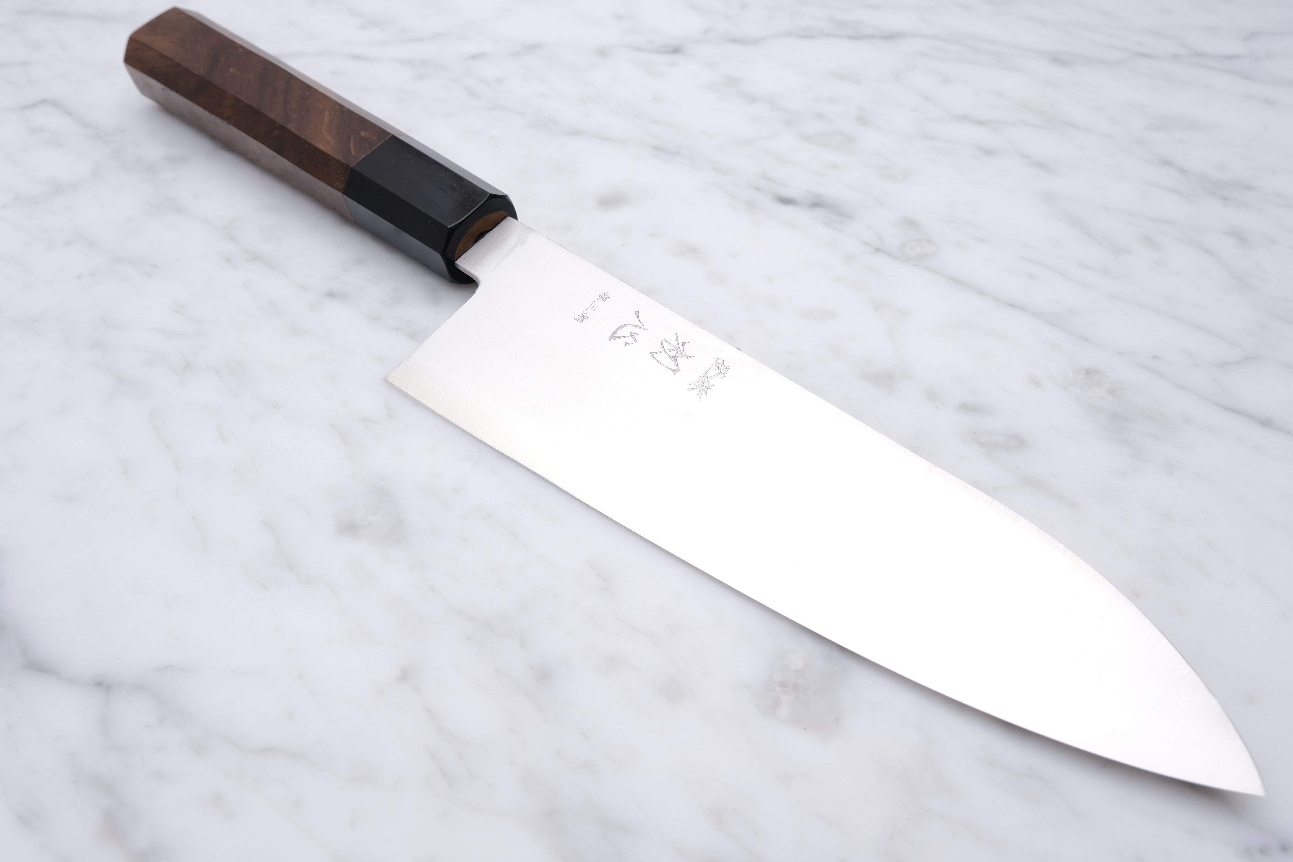 Hatsukokoro Hayabusa Ginsan 180mm Santoku