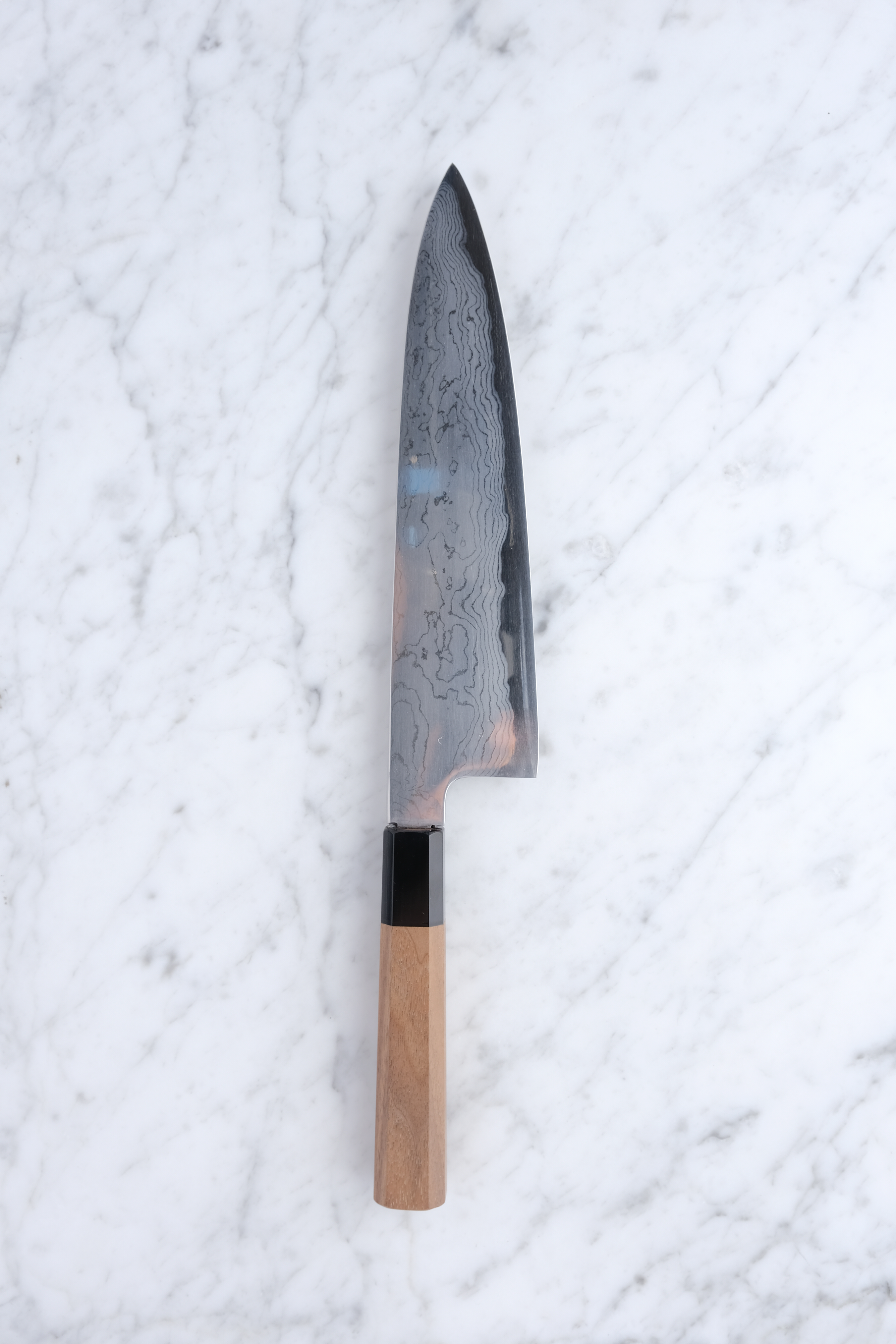 Hatsukokoro Komorebi 210 mm Kokkekniv Damaskus Blue-1 - 2nd. sortering