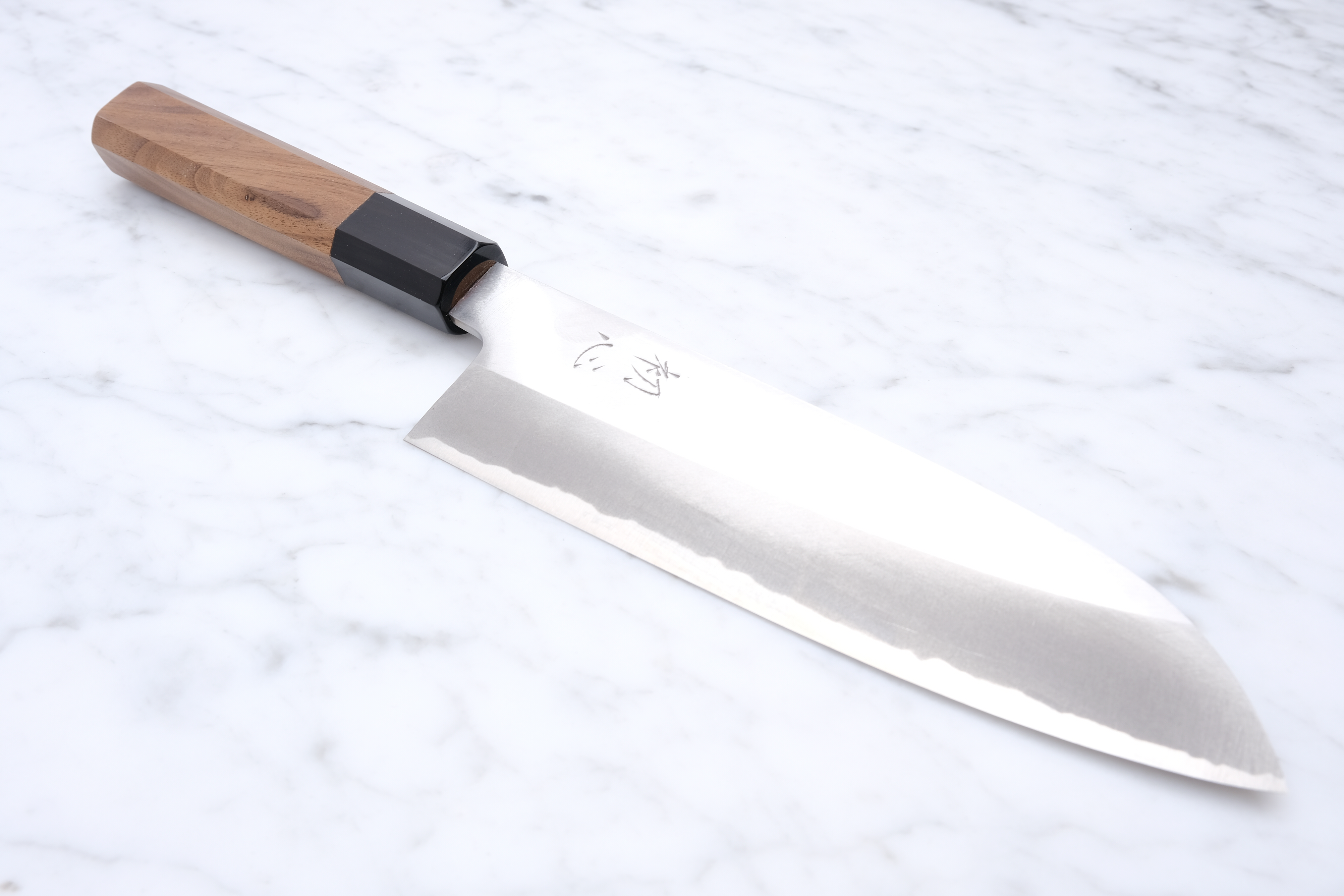 Hatsukokoro Shirahama 180mm Santoku White-2