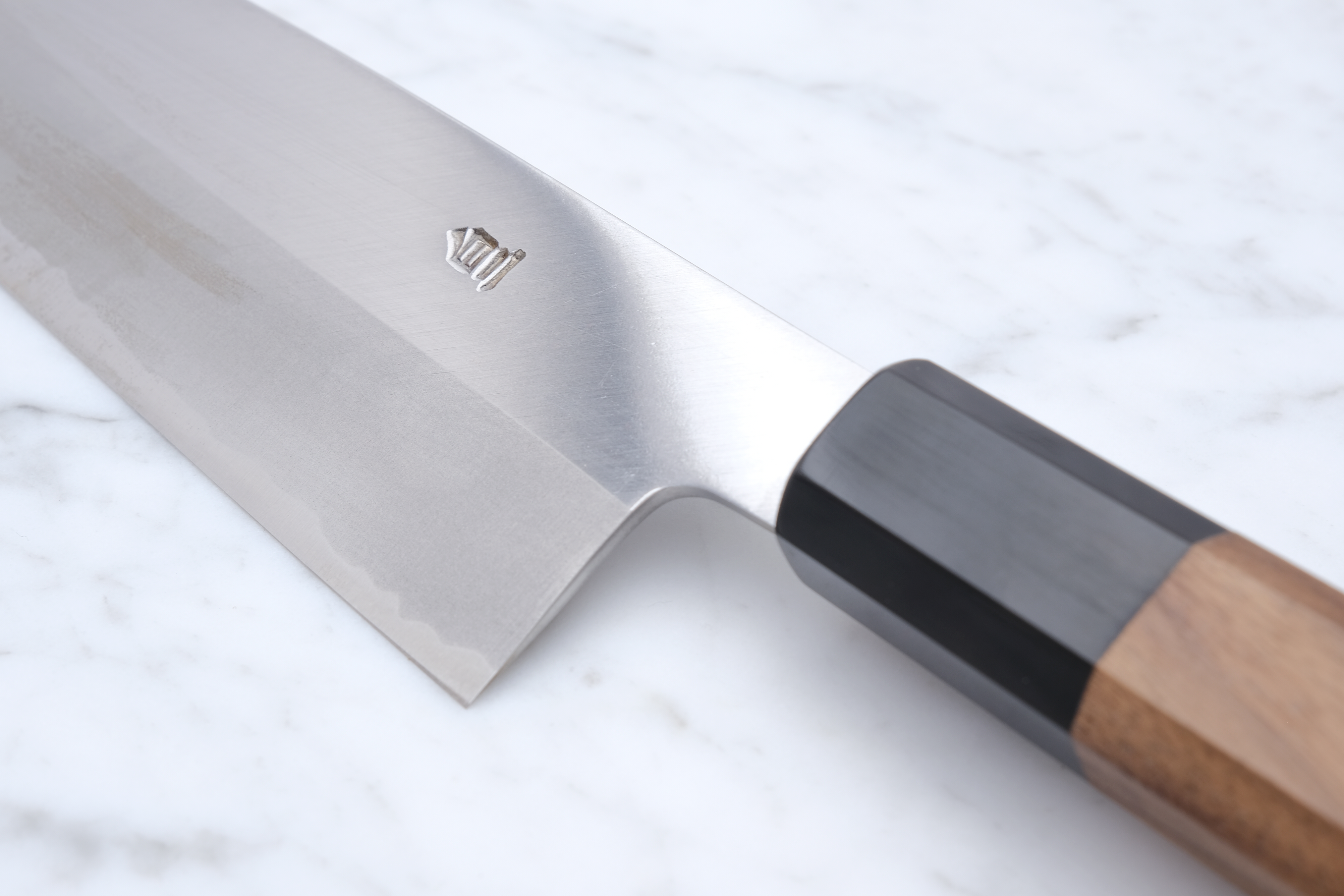 Hatsukokoro Shirahama 180mm Santoku White-2