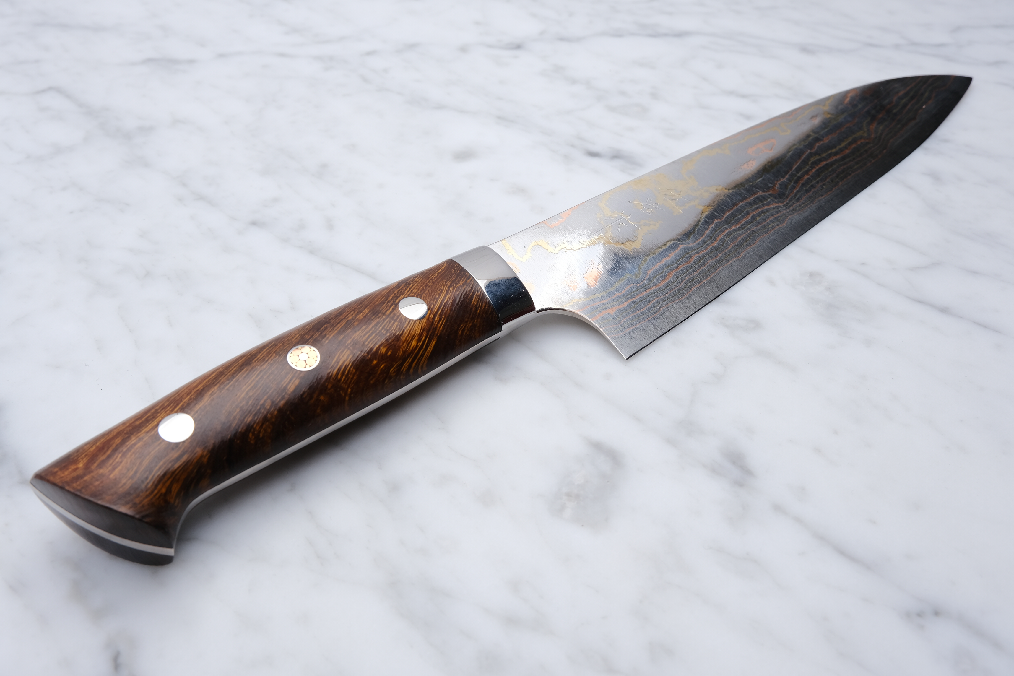 Takeshi Saji 165 mm Bunka – Aogami 2 Rainbow Damaskus – Western Ironwood