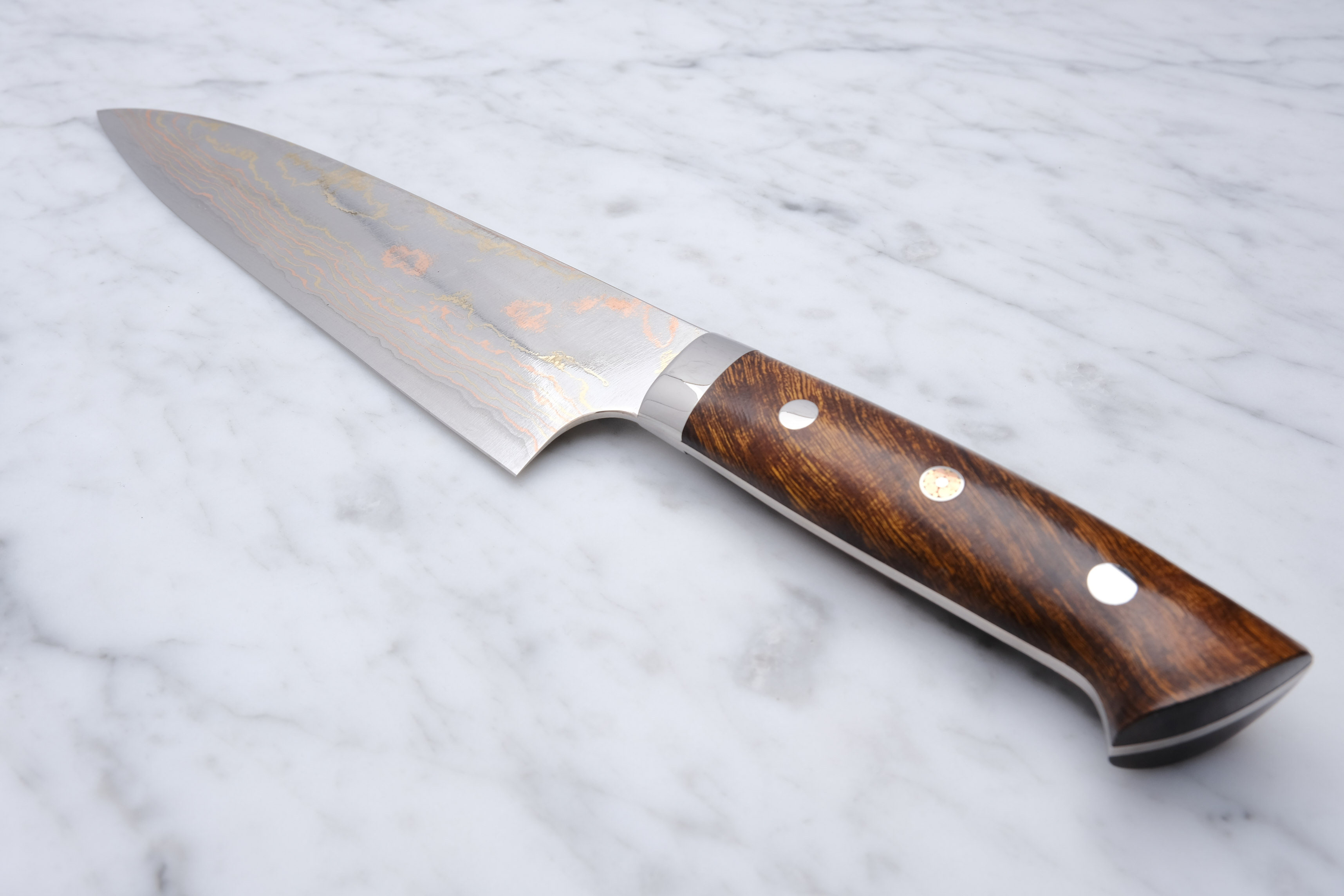 Takeshi Saji 165 mm Bunka – Aogami 2 Rainbow Damaskus – Western Ironwood