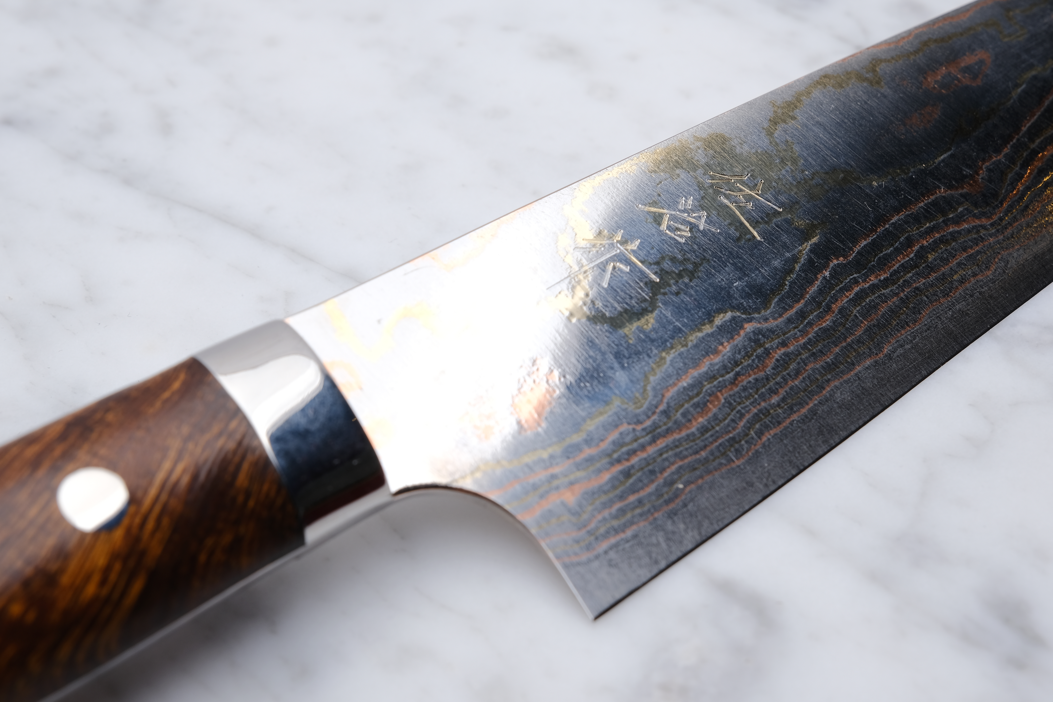 Takeshi Saji 165 mm Bunka – Aogami 2 Rainbow Damaskus – Western Ironwood