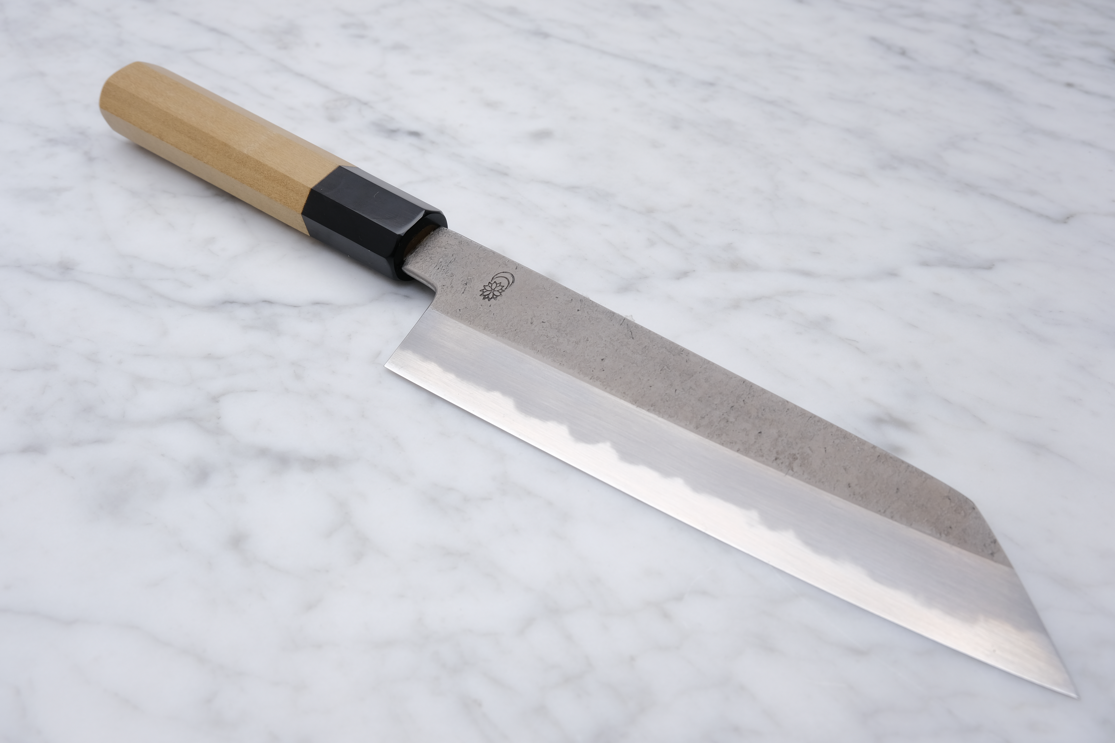 Sakai Kikumori Kikuzuki RIN 180mm. Bunka Shirogami #2