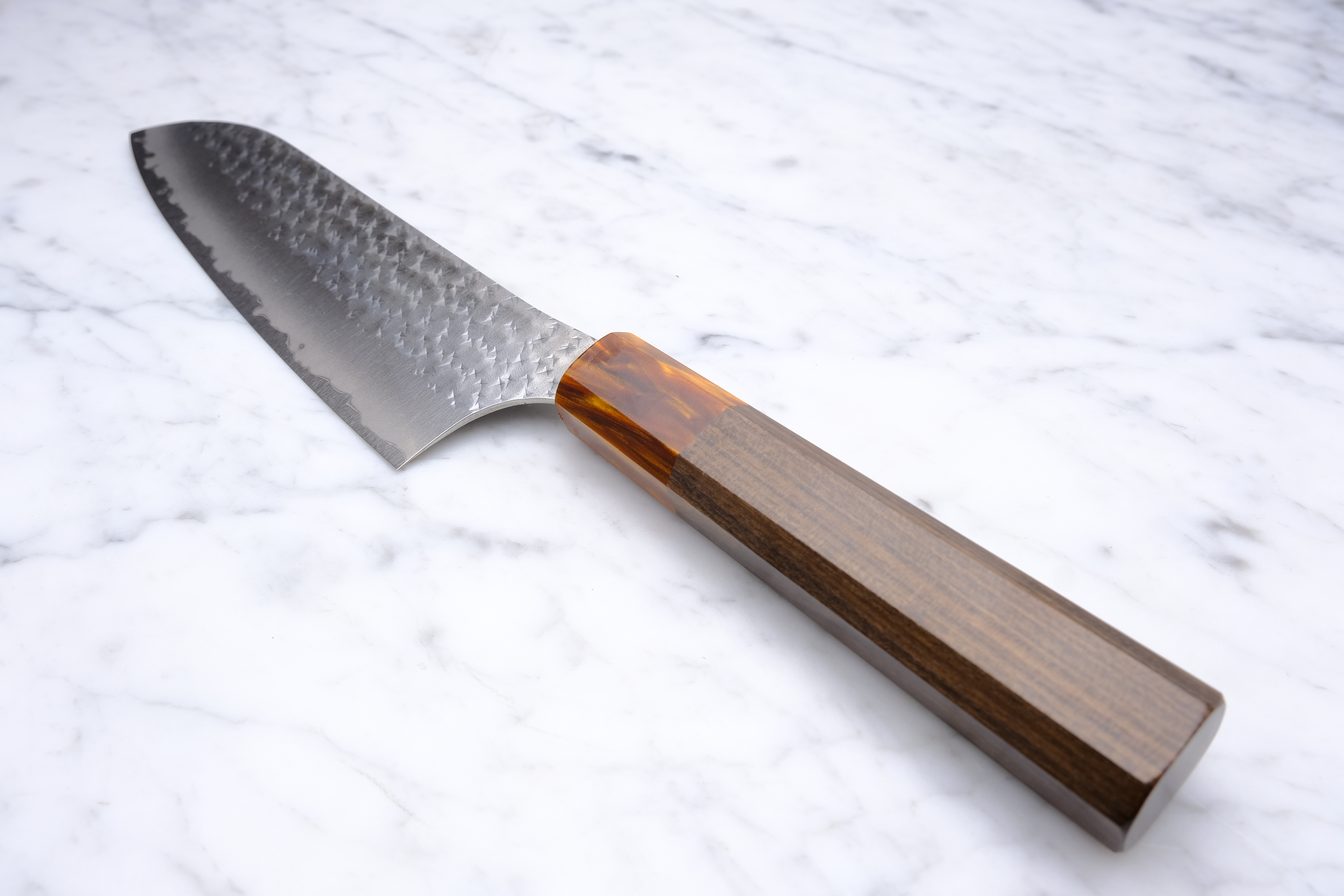 Yu Kurosaki 170 mm Santoku Kokusen Ryu  - Aogami Super - Valnød og Stabiliseret Træ