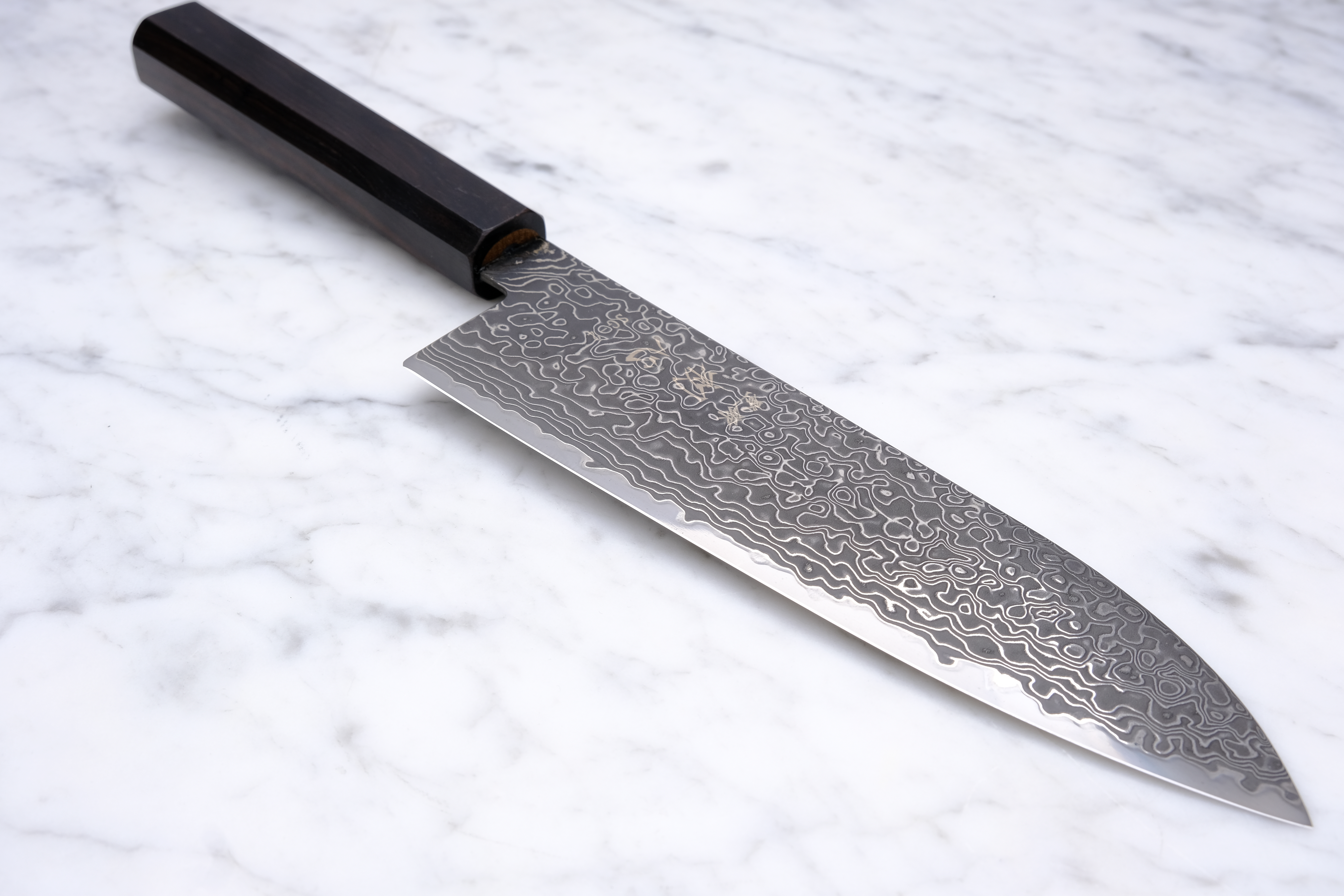 Hatsukokoro Ryuhyo Kurozome 180 mm Santoku - SG2