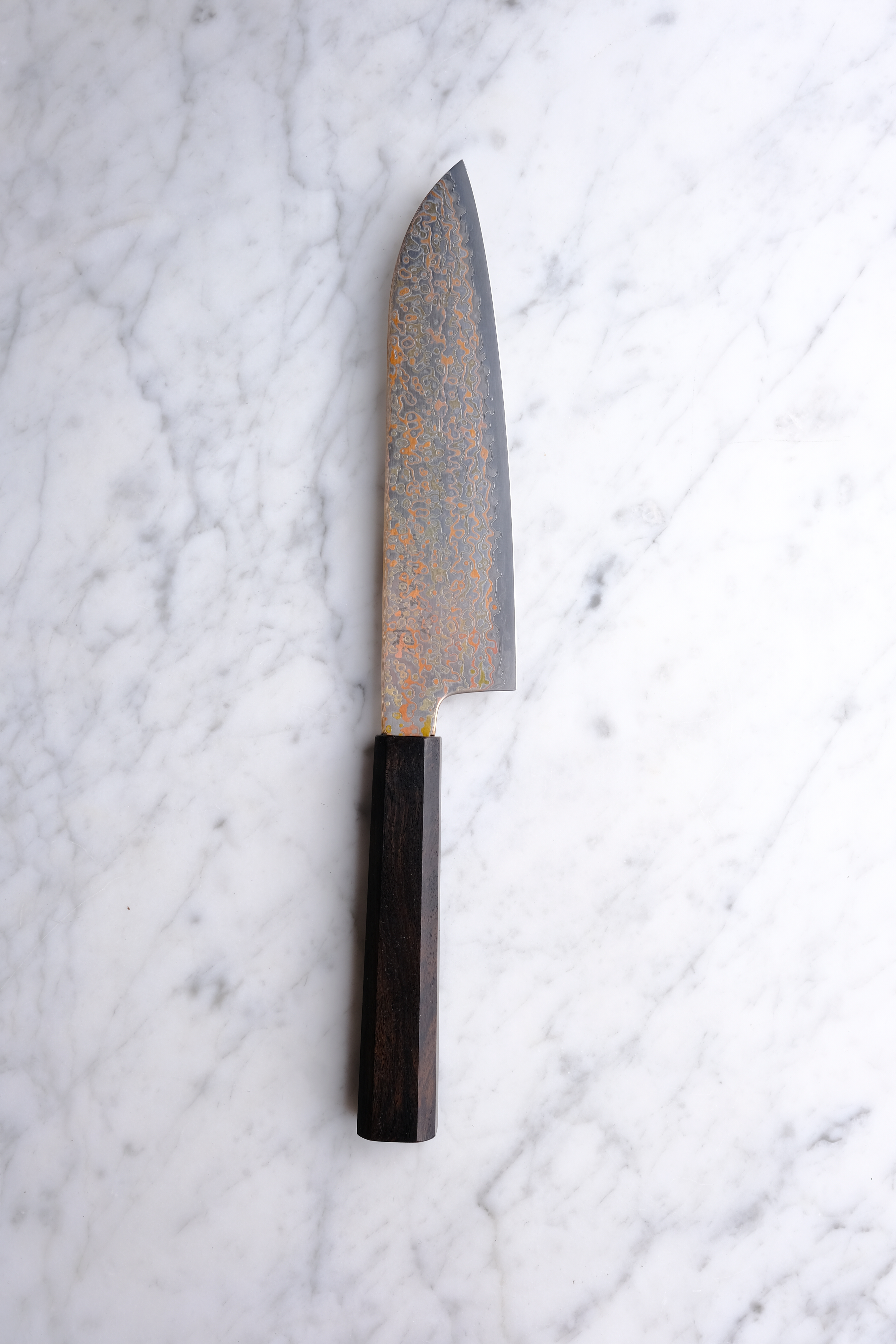 Hatsukokoro Kujaku V-Toku 2 Rainbow Damascus Ebony - 180 mm Santoku