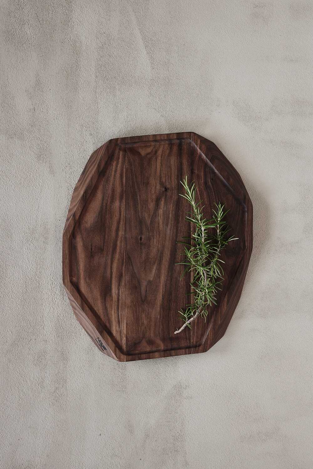 Noyer Schneidebrett – groß, mit Saftrille