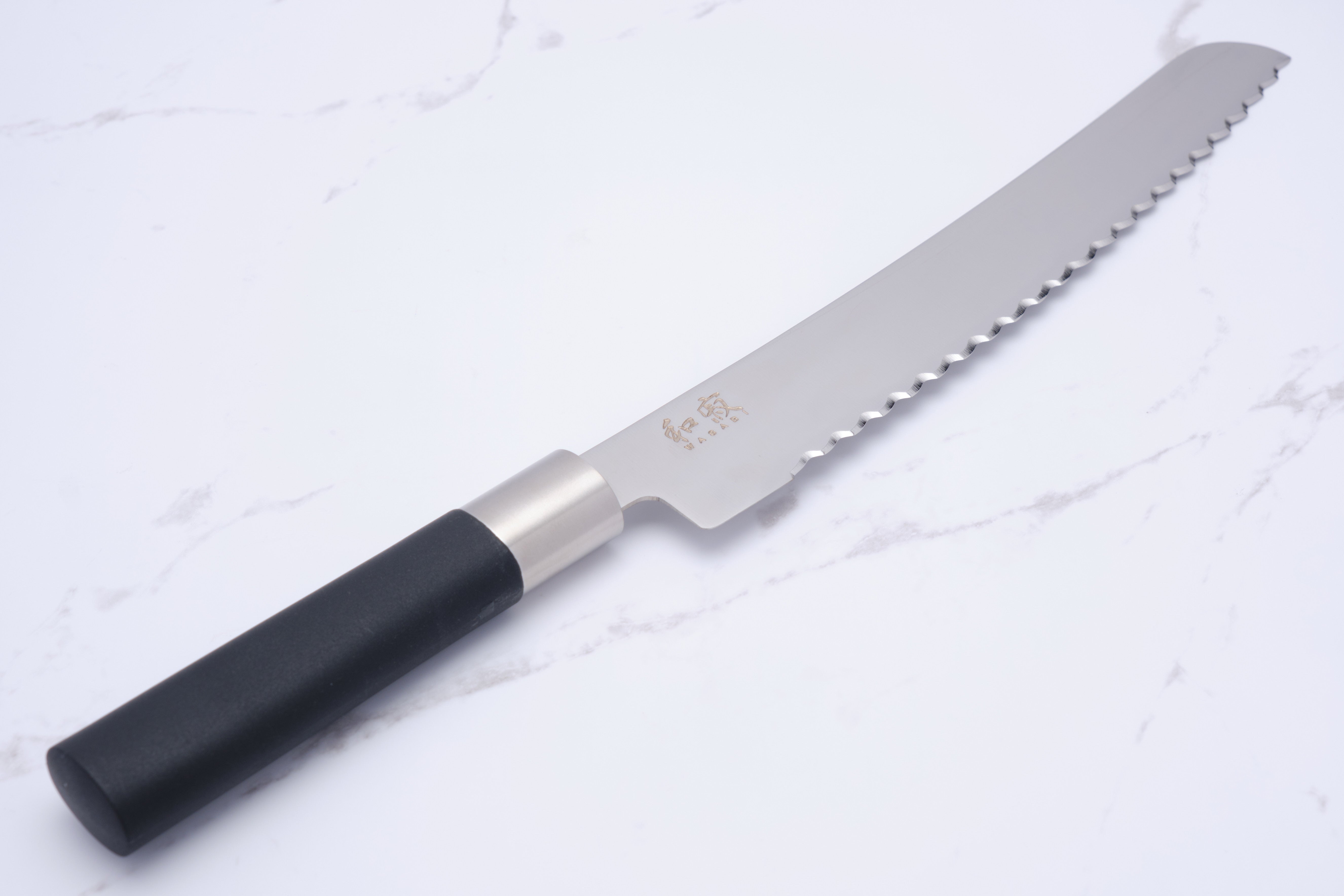 Wasabi Black 230 mm Brødkniv